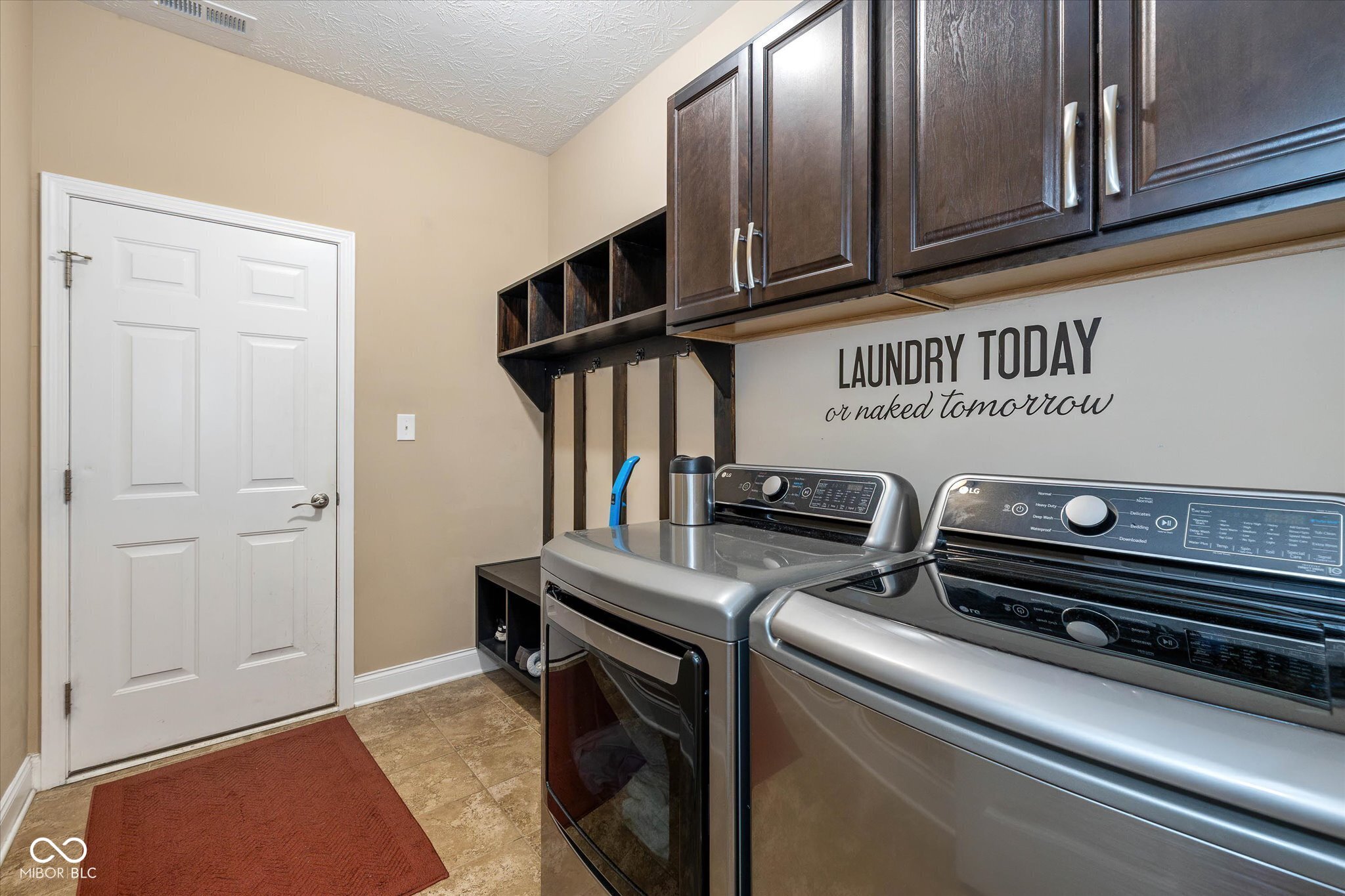 20956 Waters Edge Court