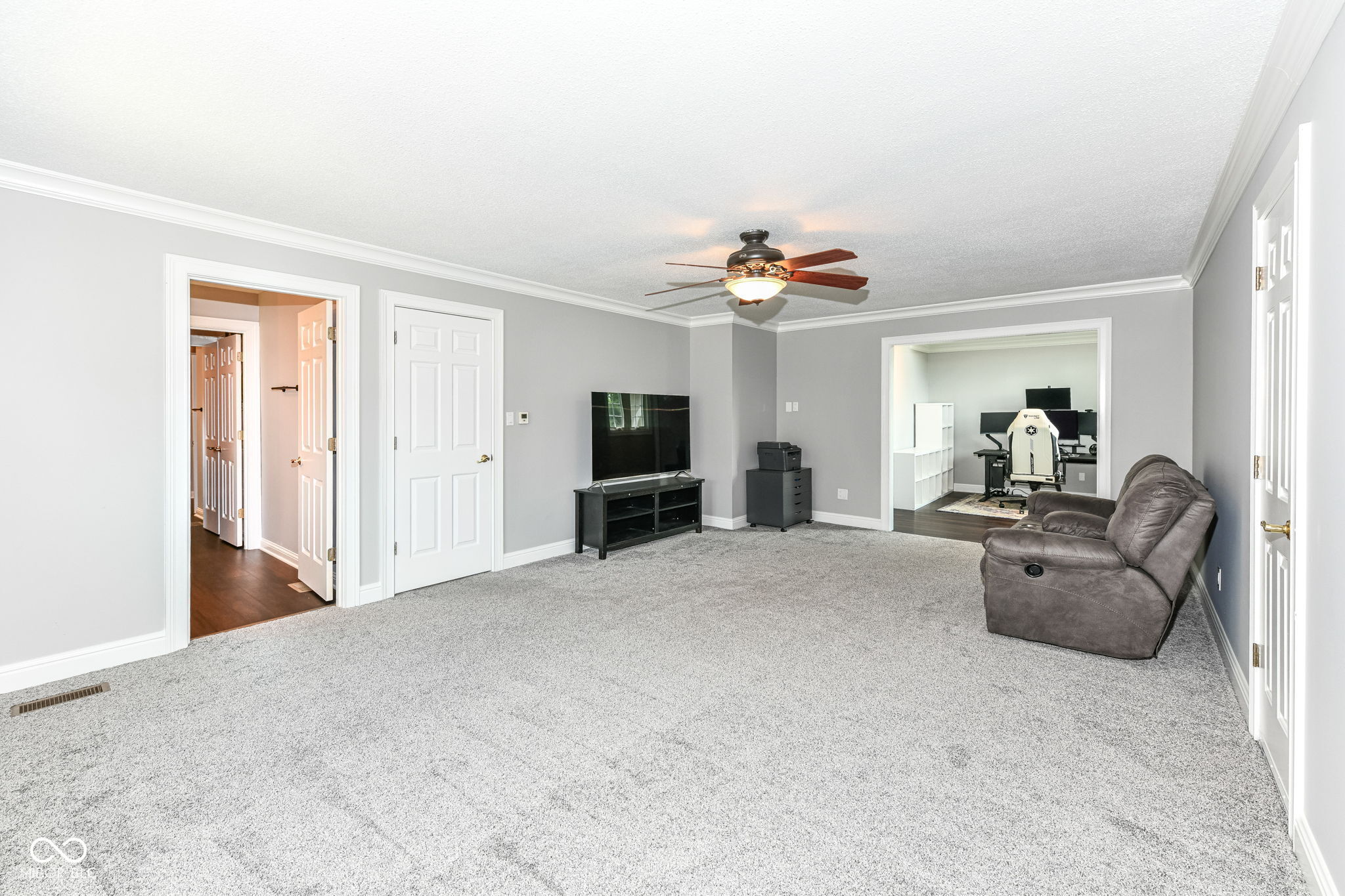 6045 W Hunters Court