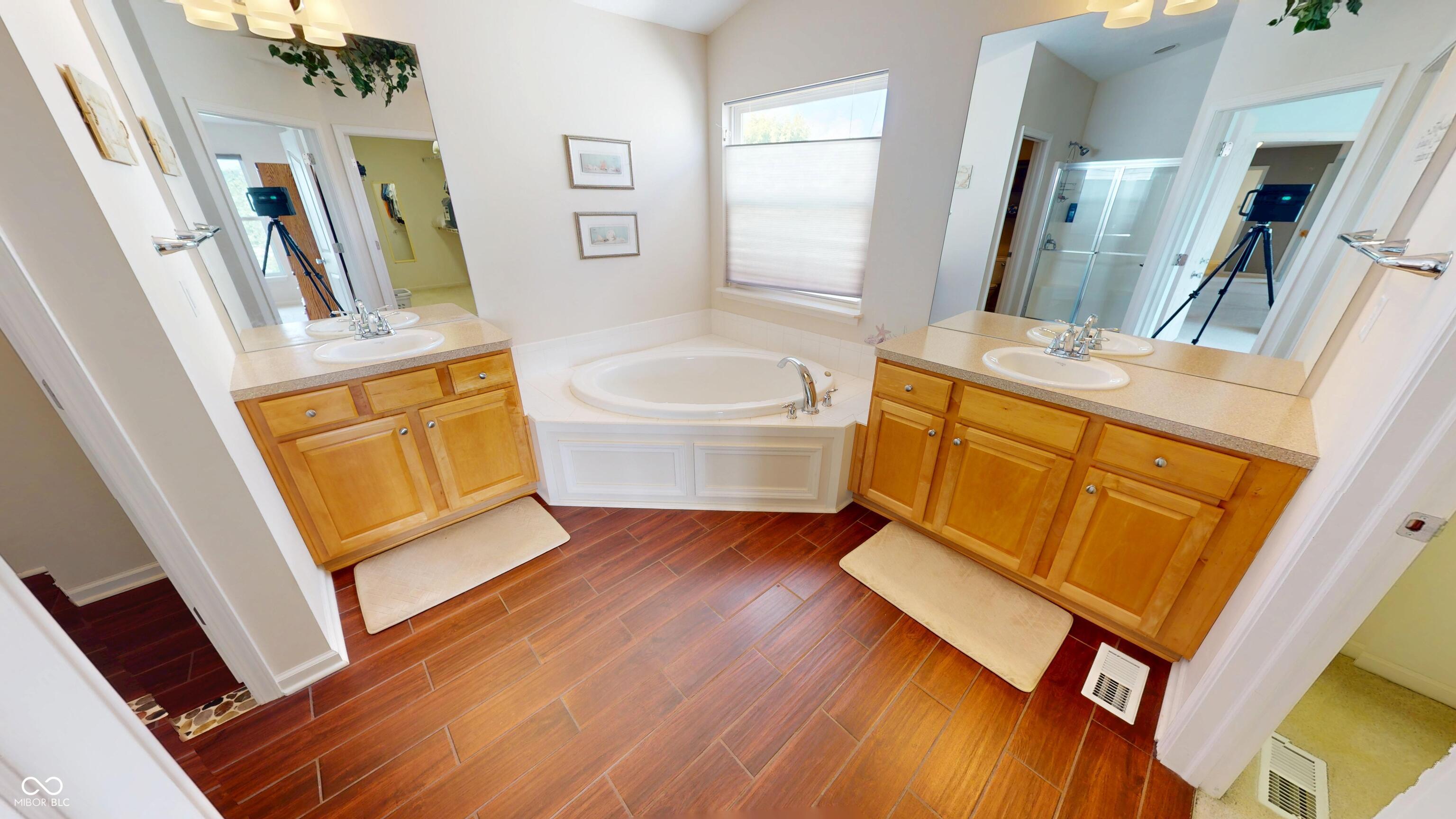 16665 Lakeville Crossing