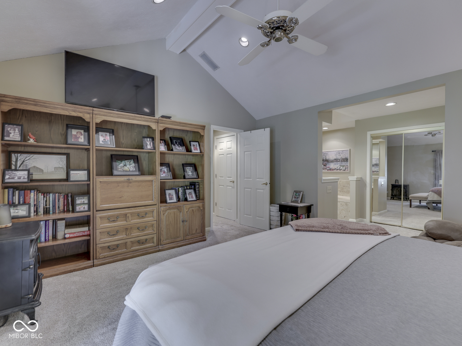 825 Bayside Drive