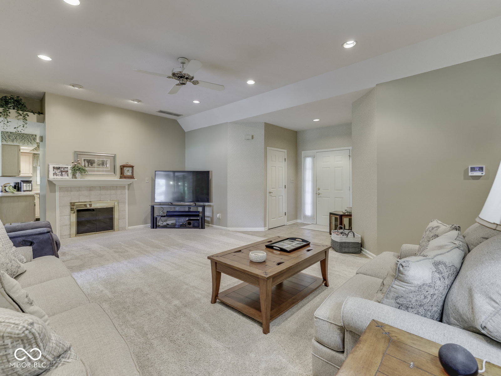 825 Bayside Drive