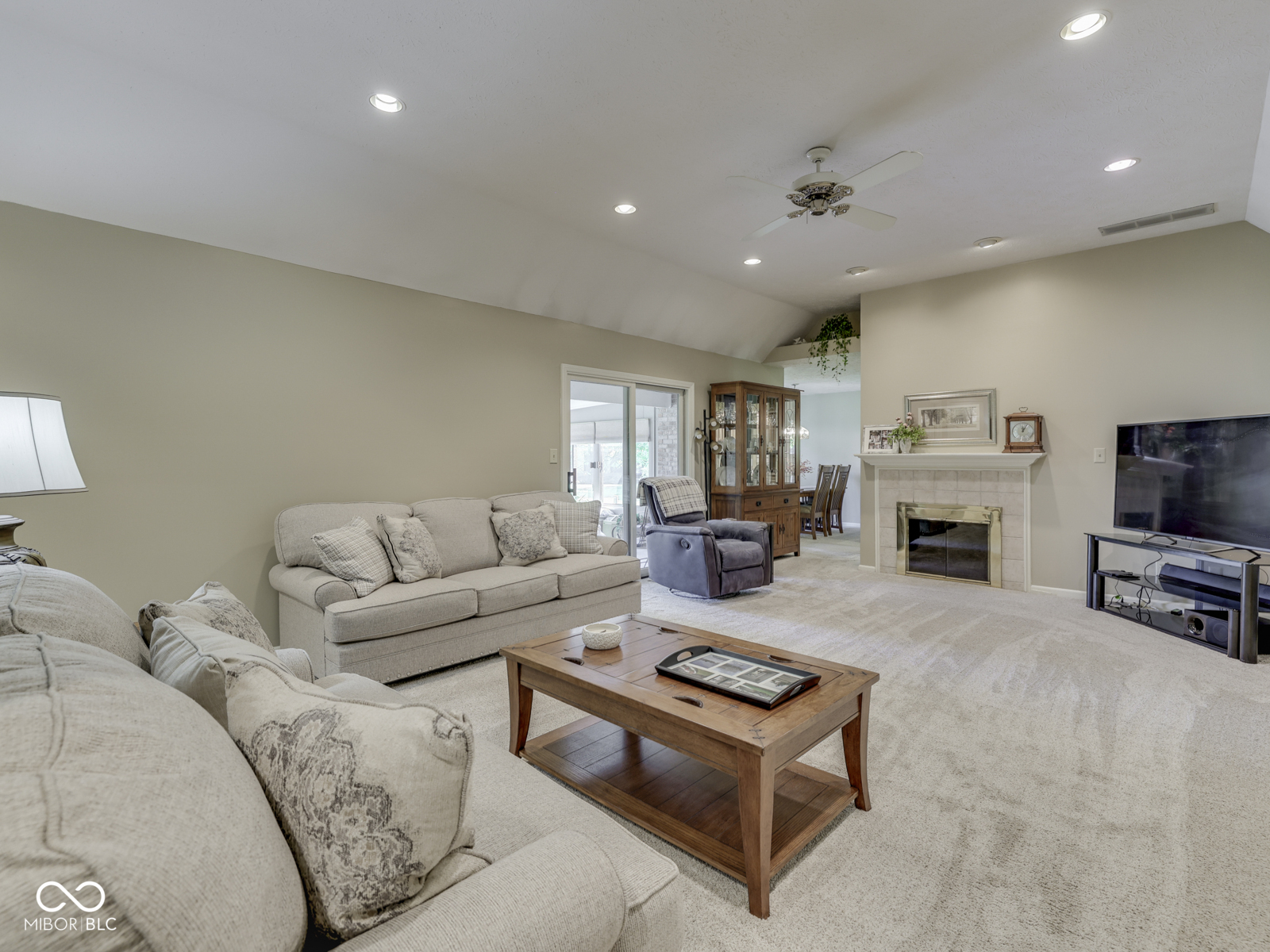 825 Bayside Drive