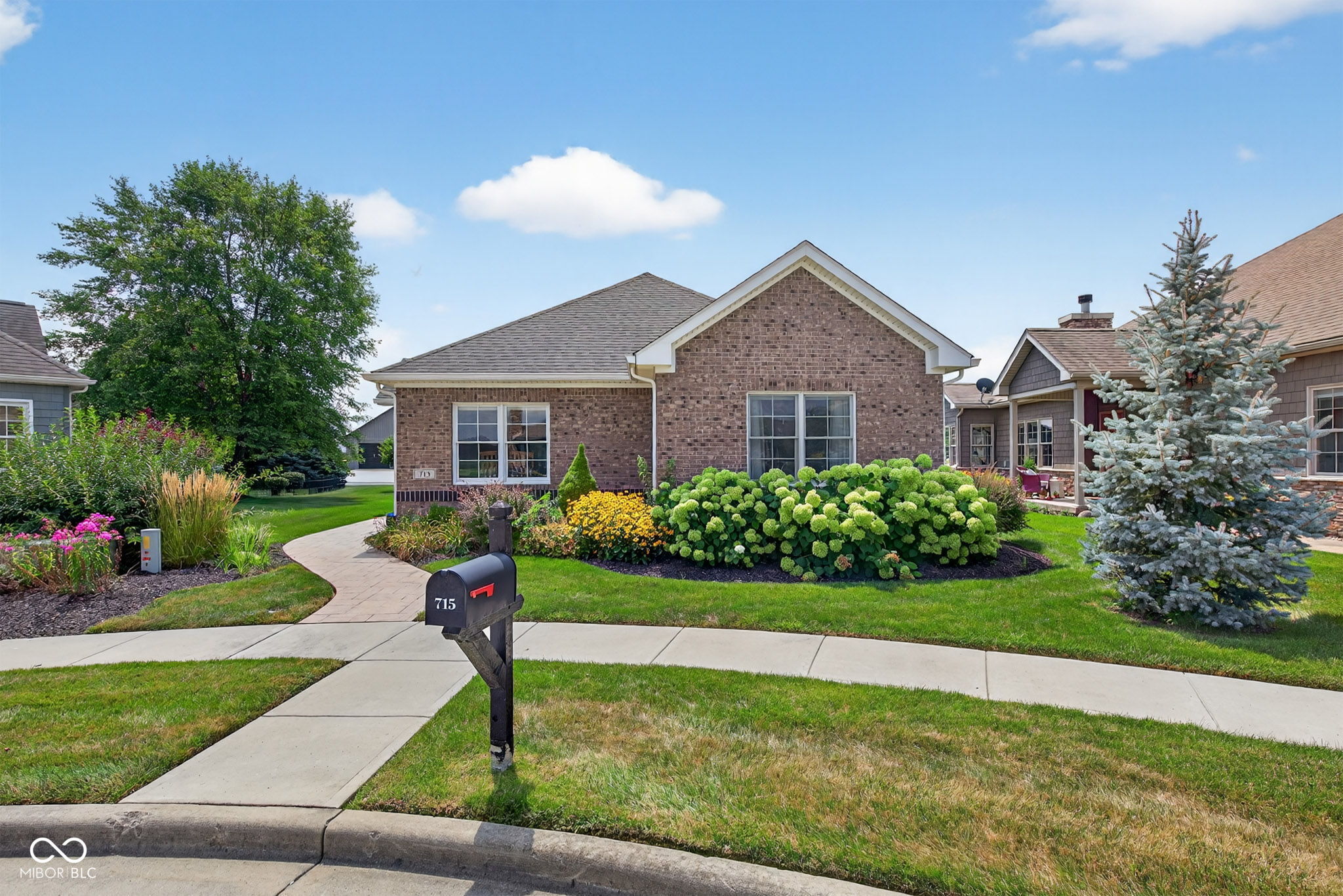 715 Willow