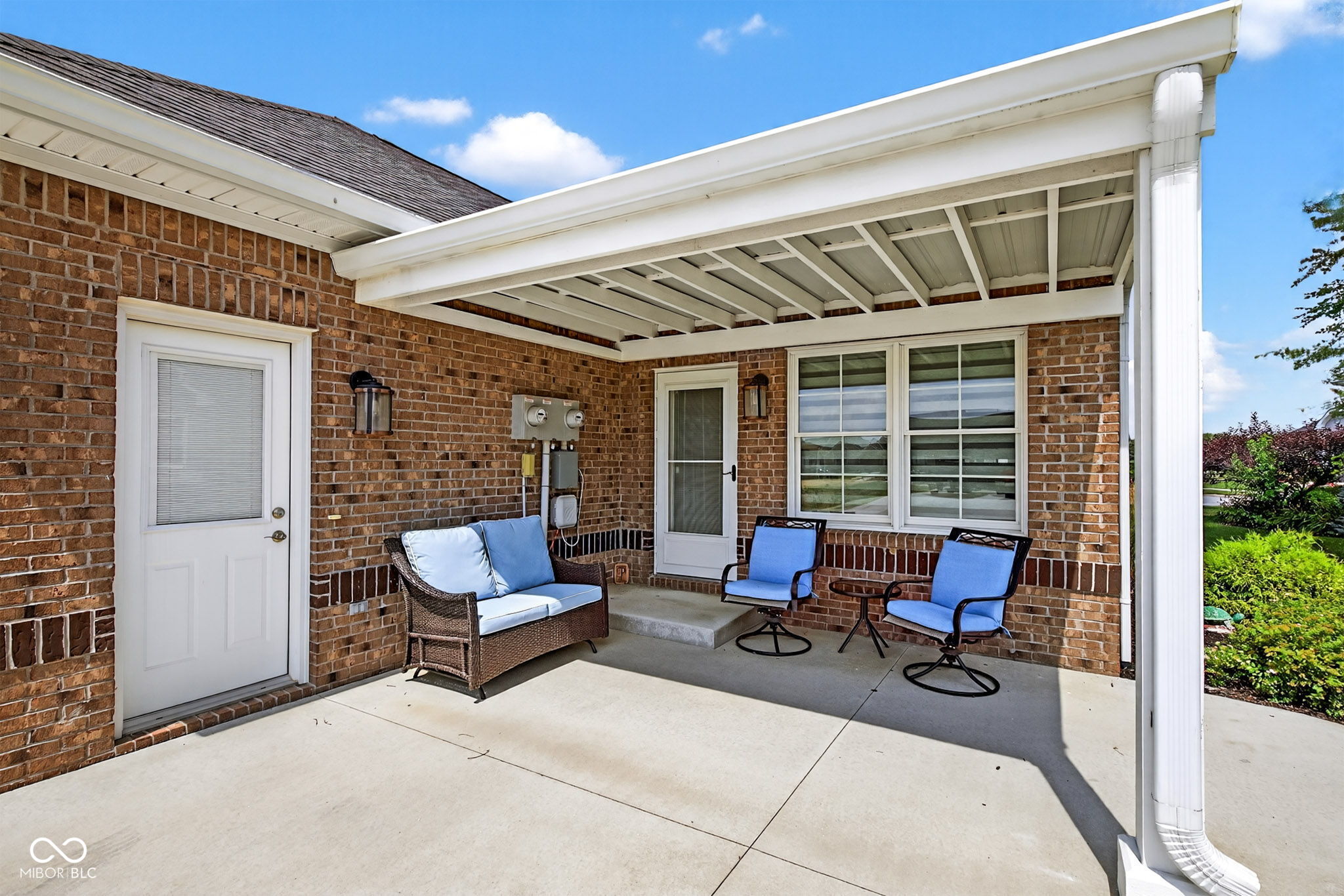715 Willow