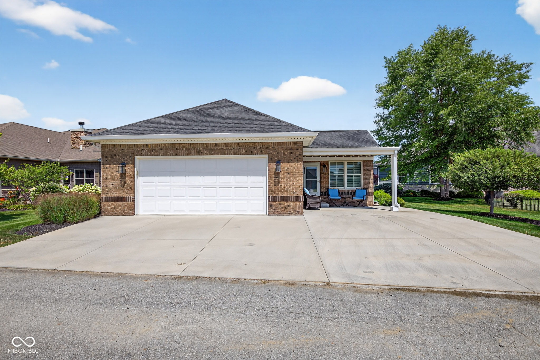 715 Willow