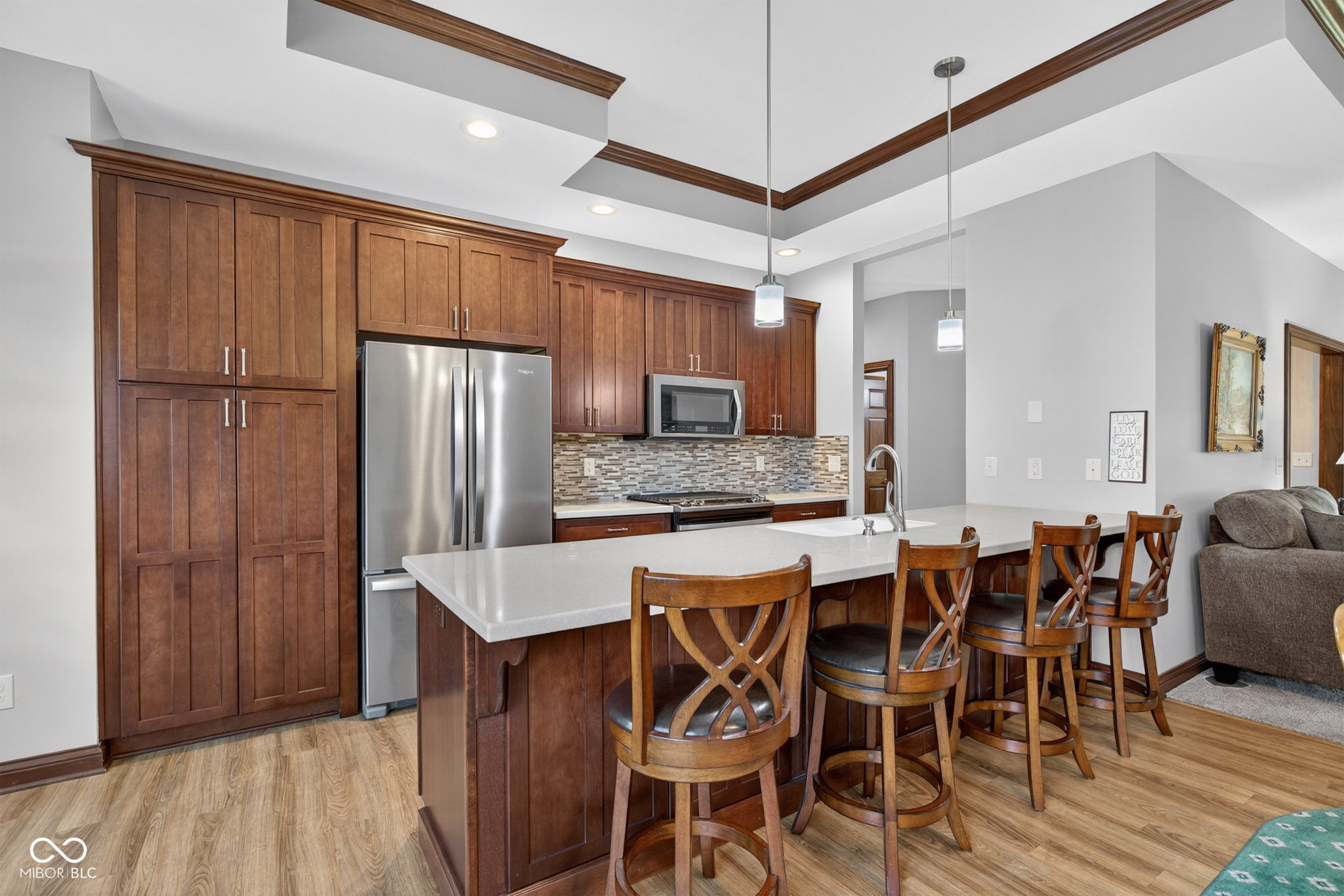 715 Willow