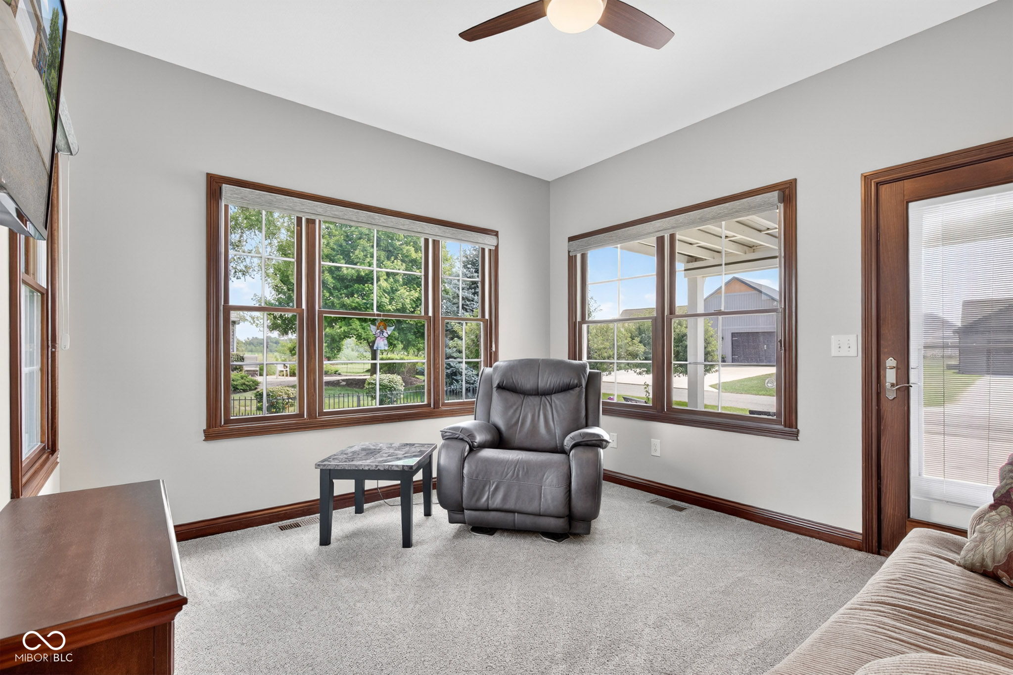 715 Willow