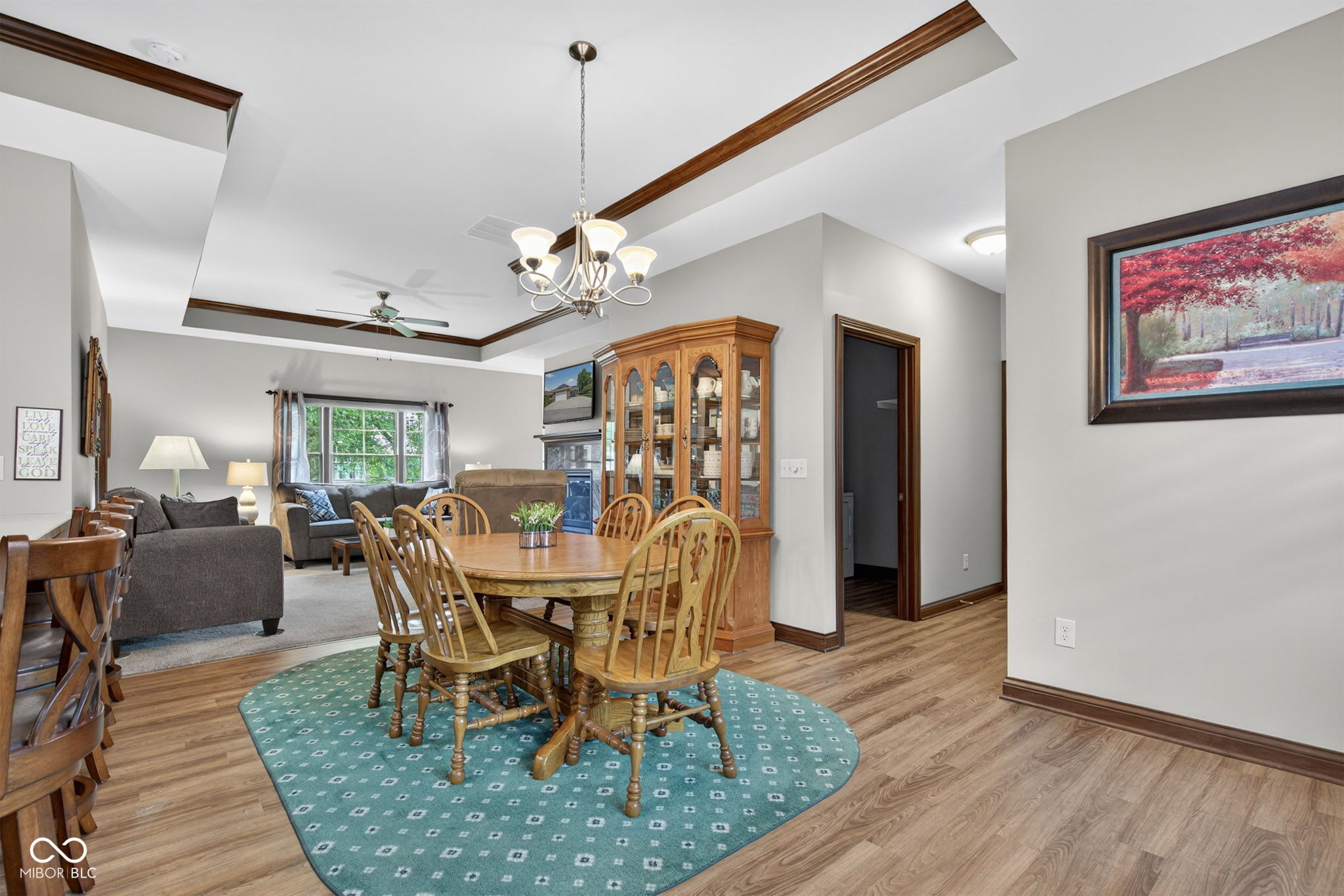 715 Willow