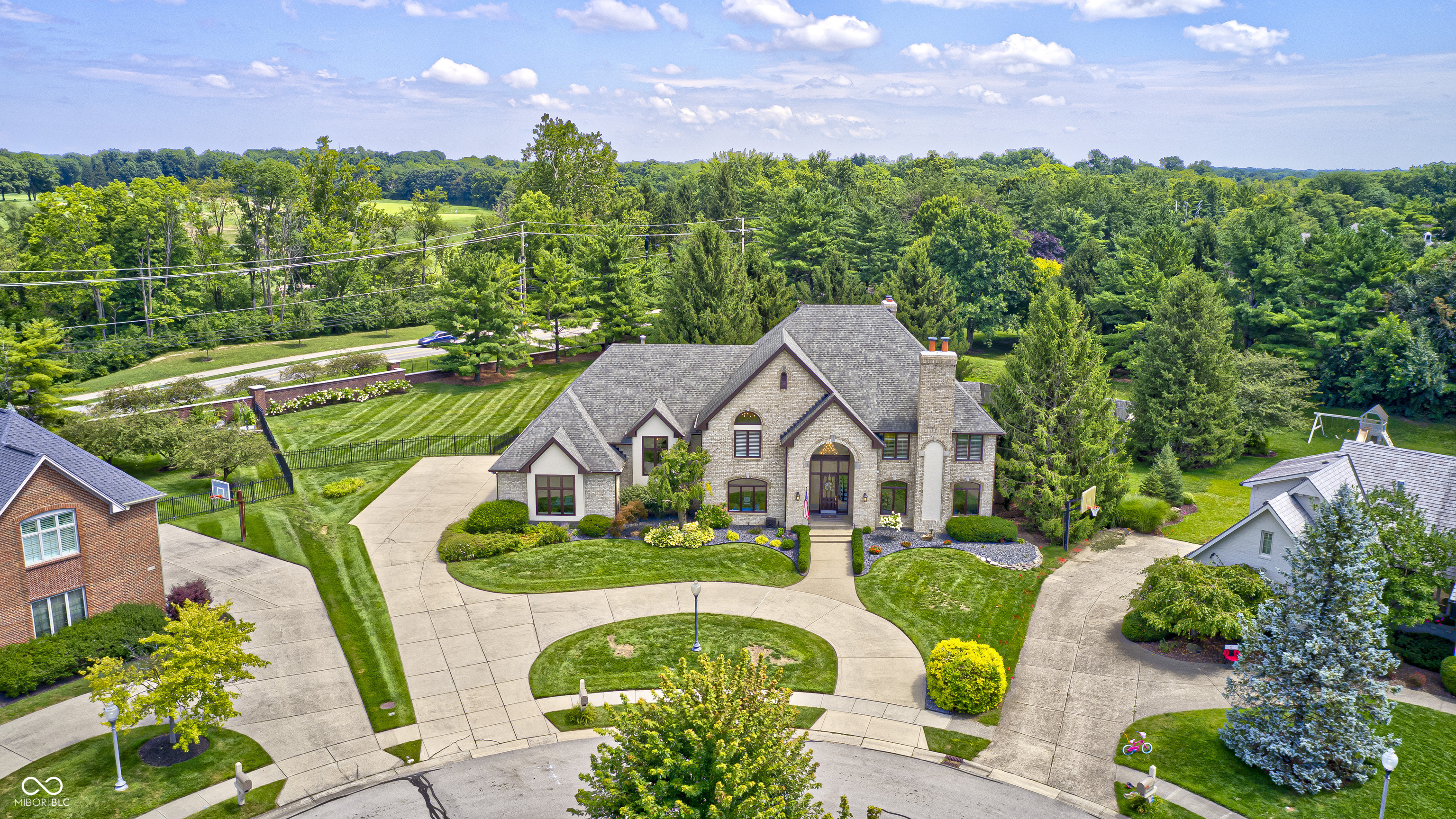 10565 Hyde Park