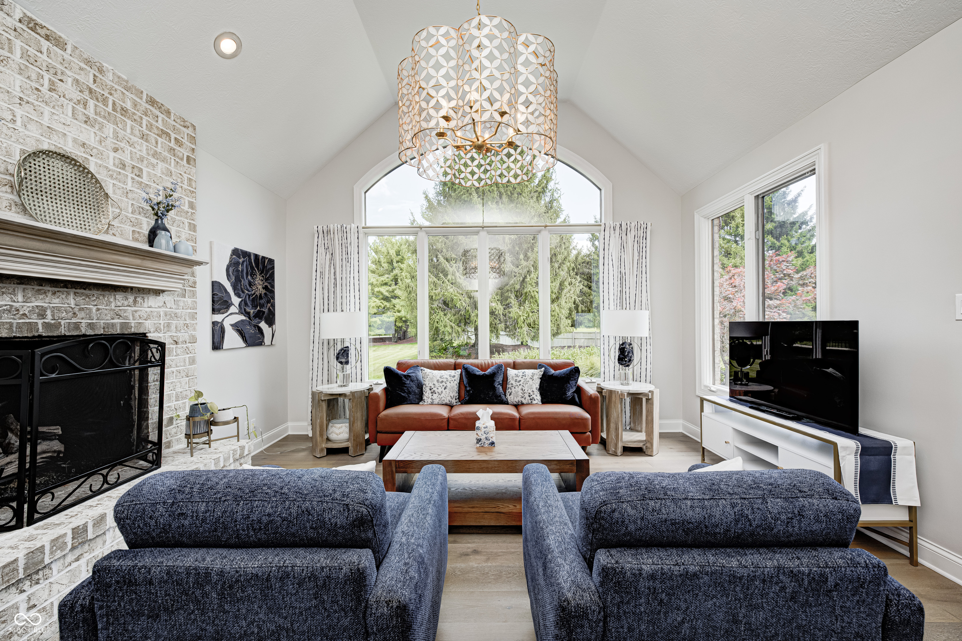 10565 Hyde Park