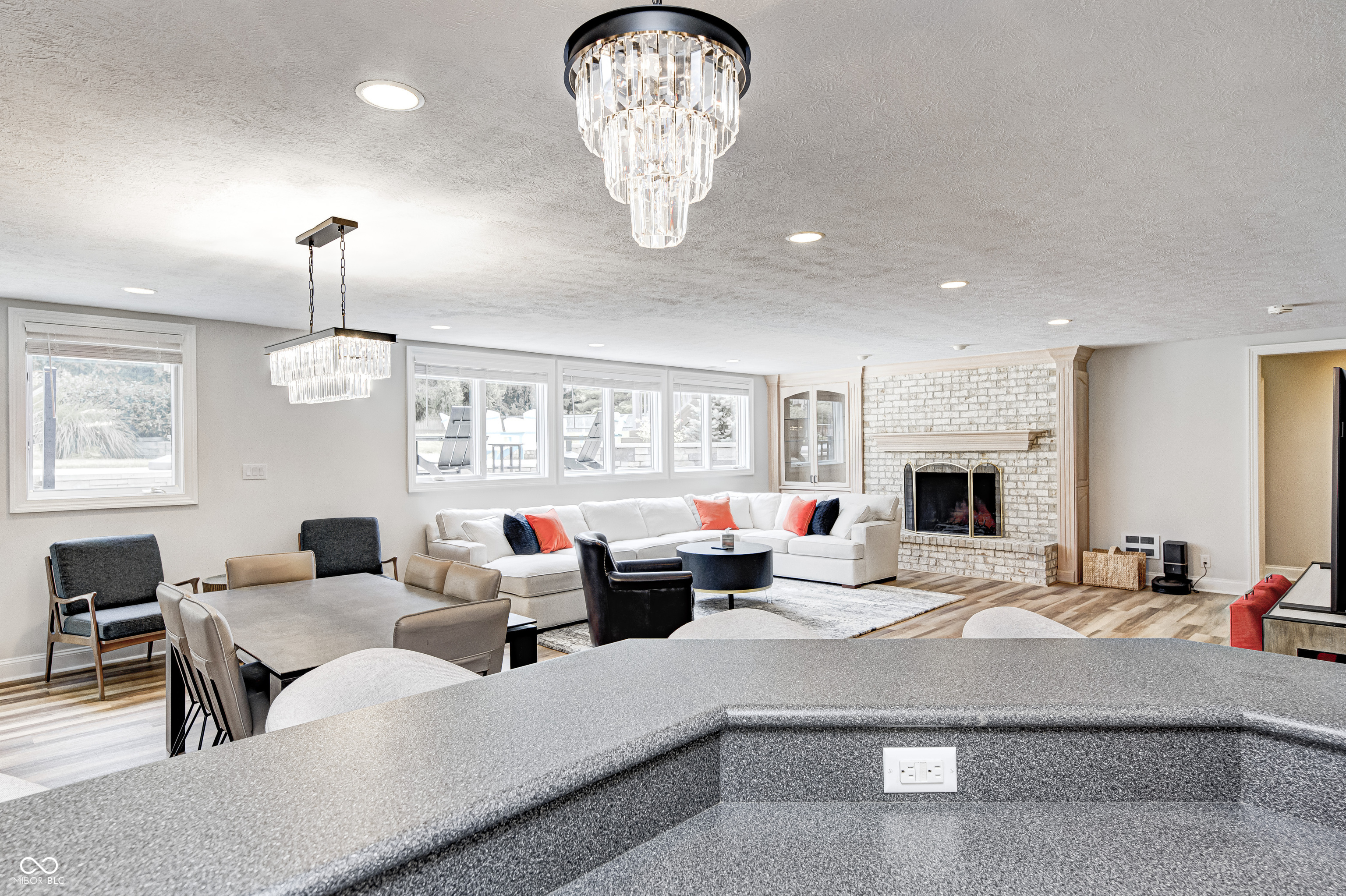 10565 Hyde Park