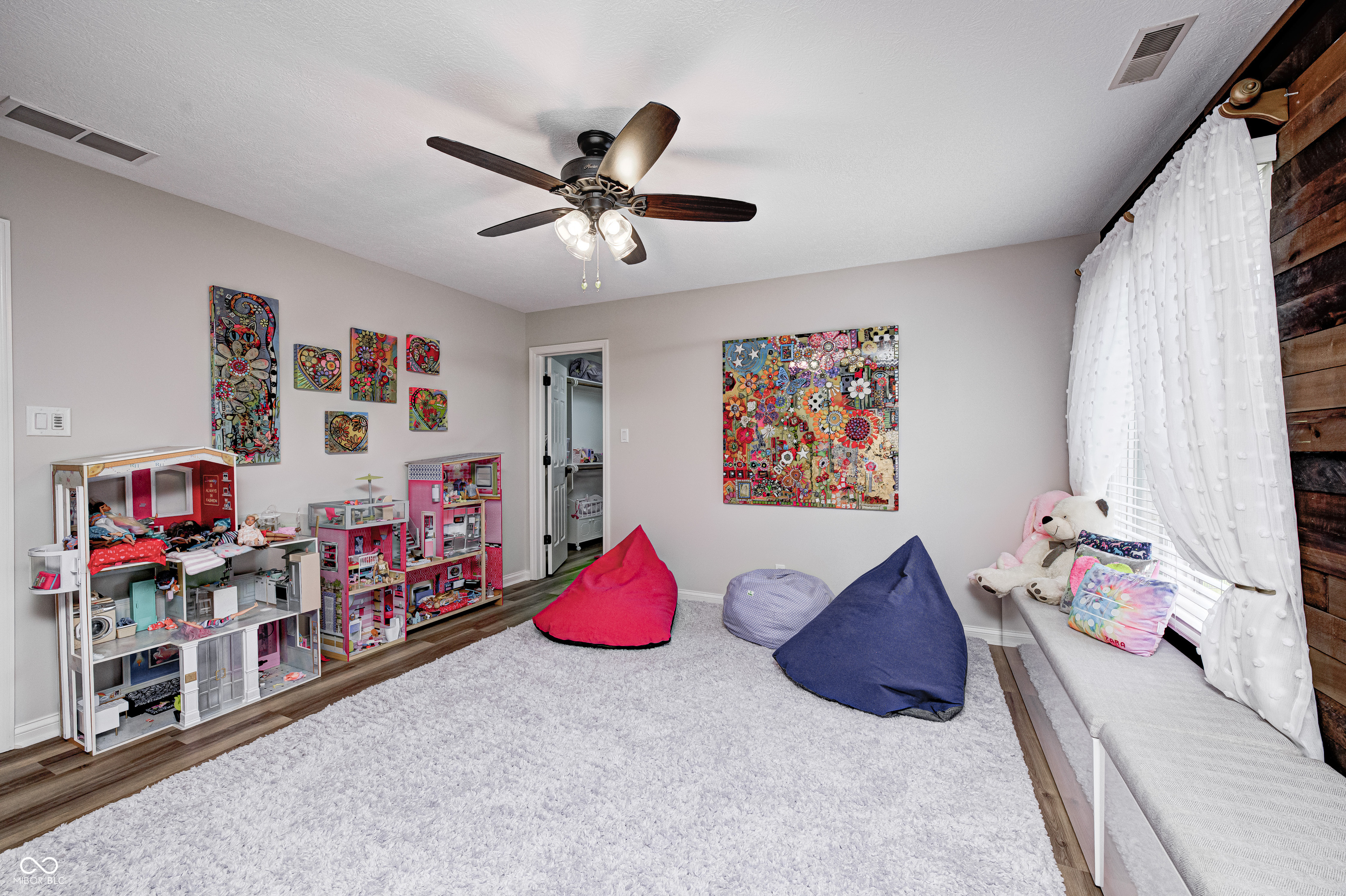 10565 Hyde Park