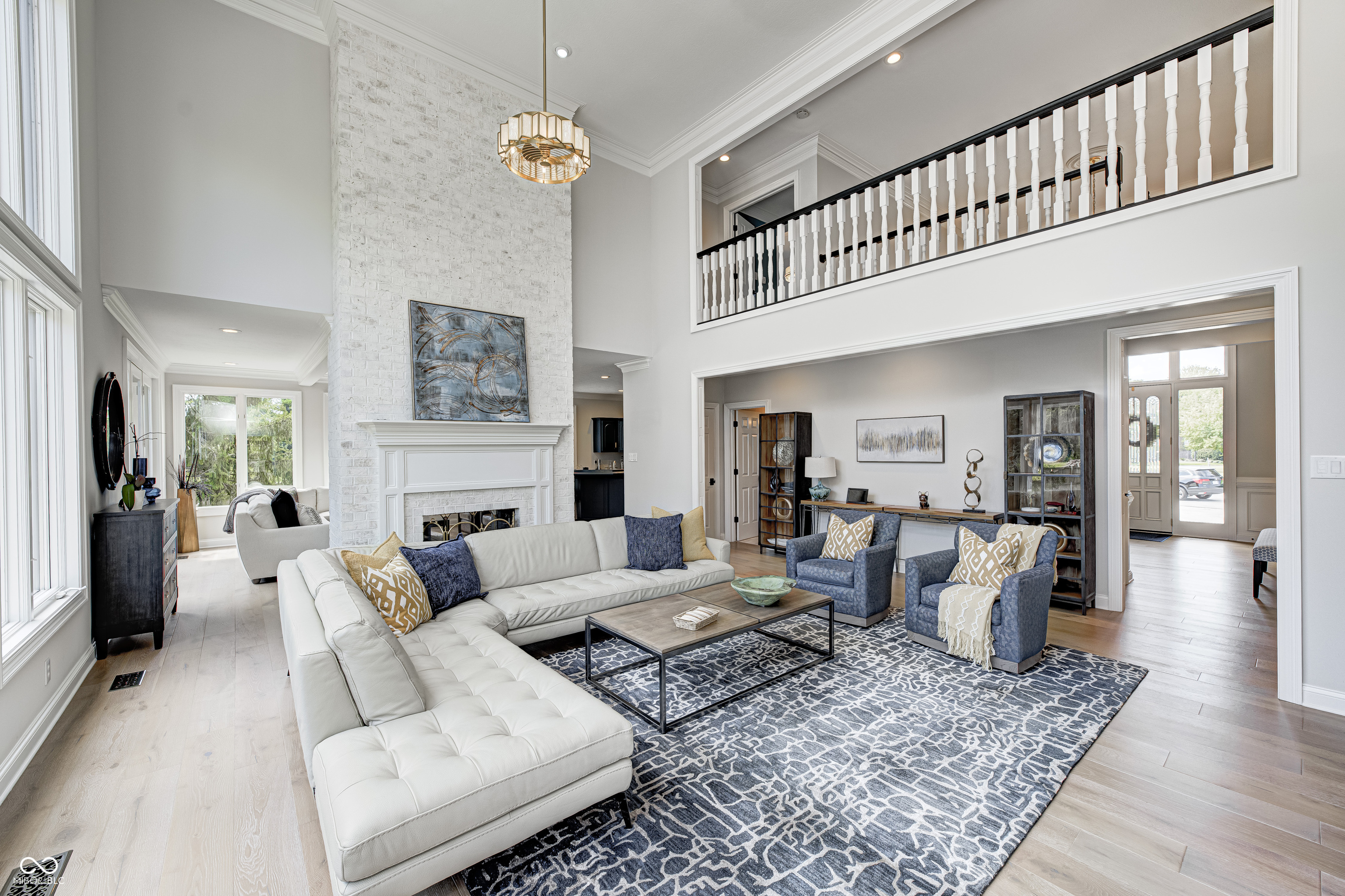 10565 Hyde Park