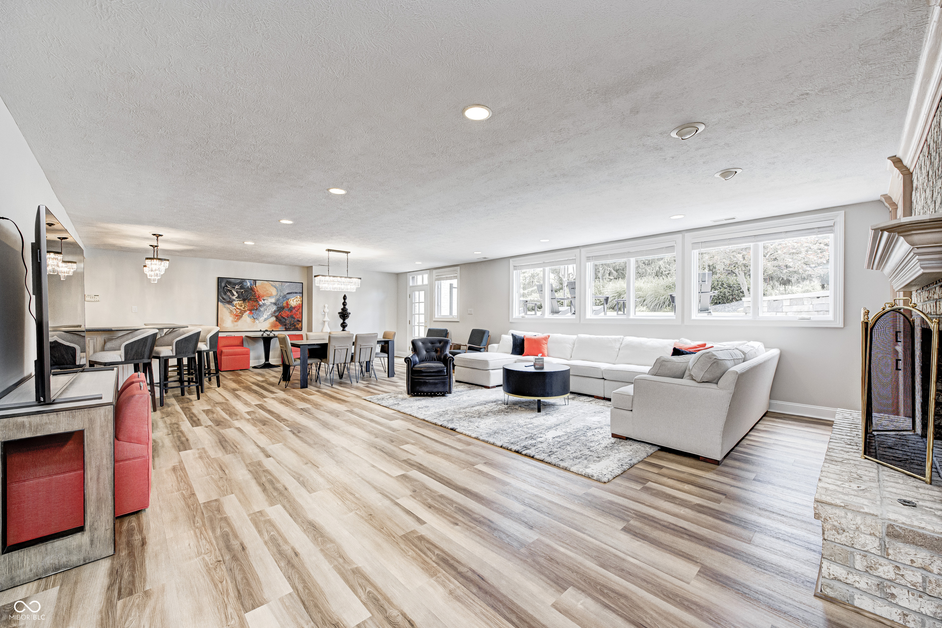10565 Hyde Park