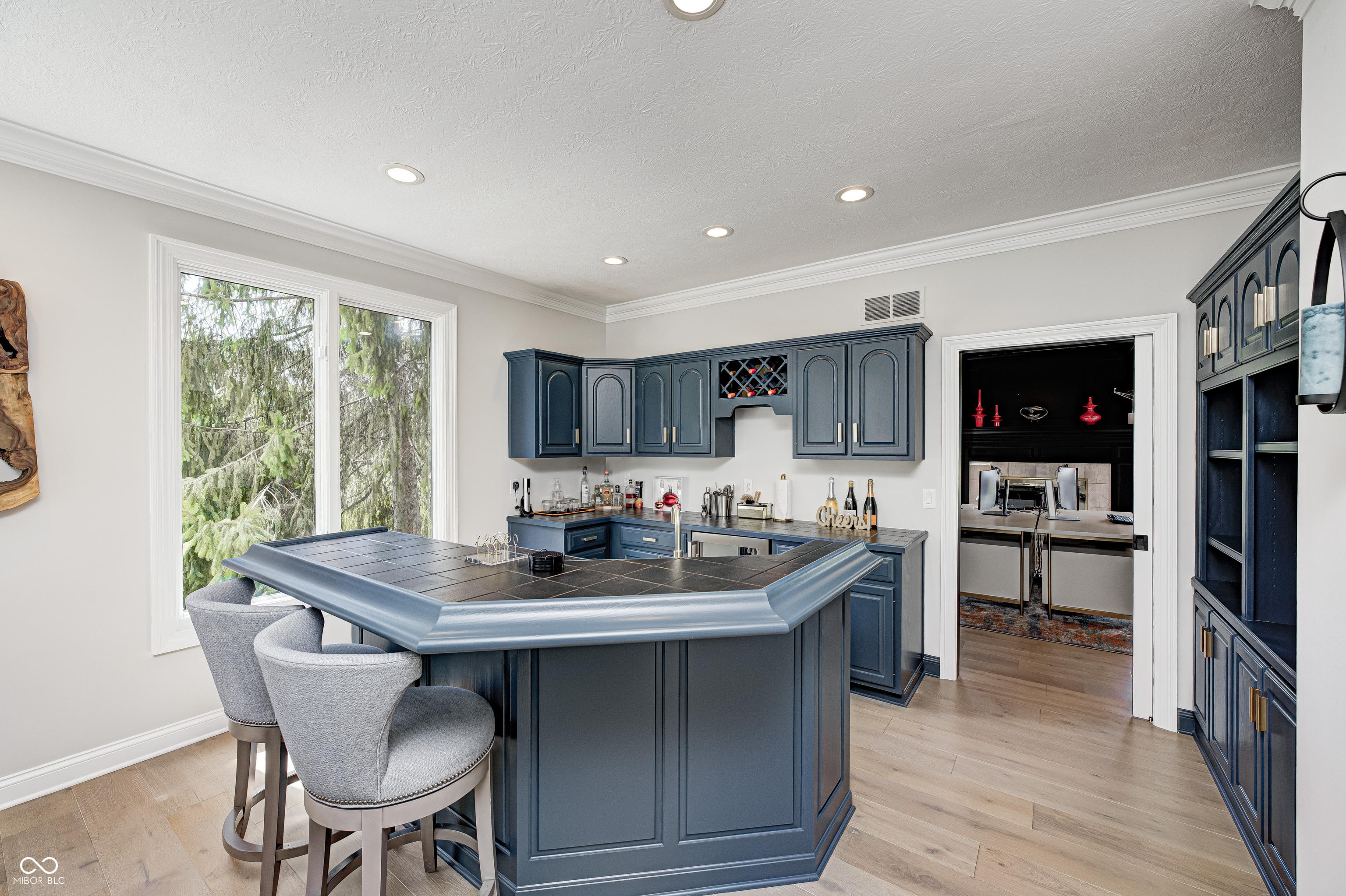 10565 Hyde Park