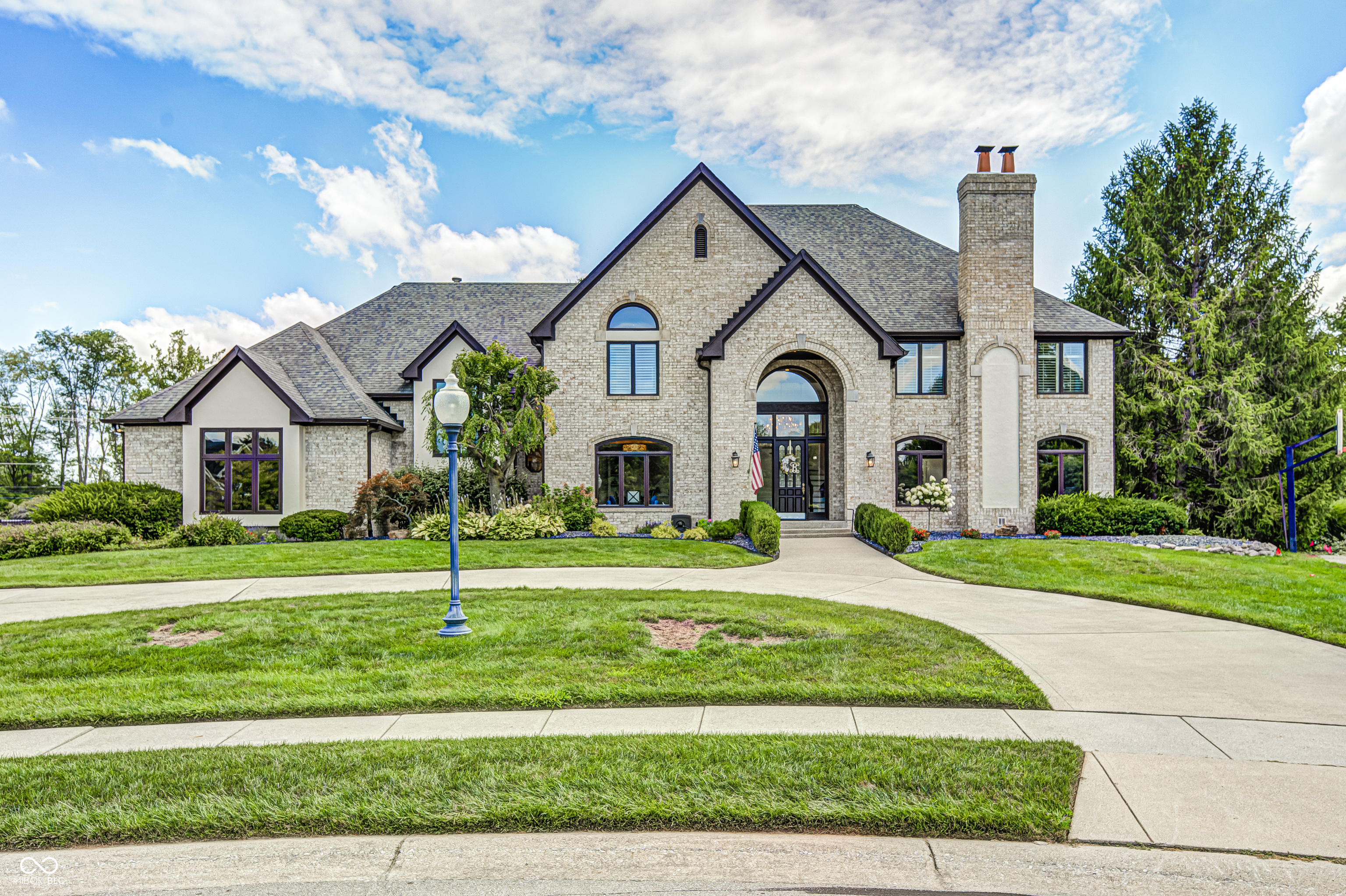 10565 Hyde Park