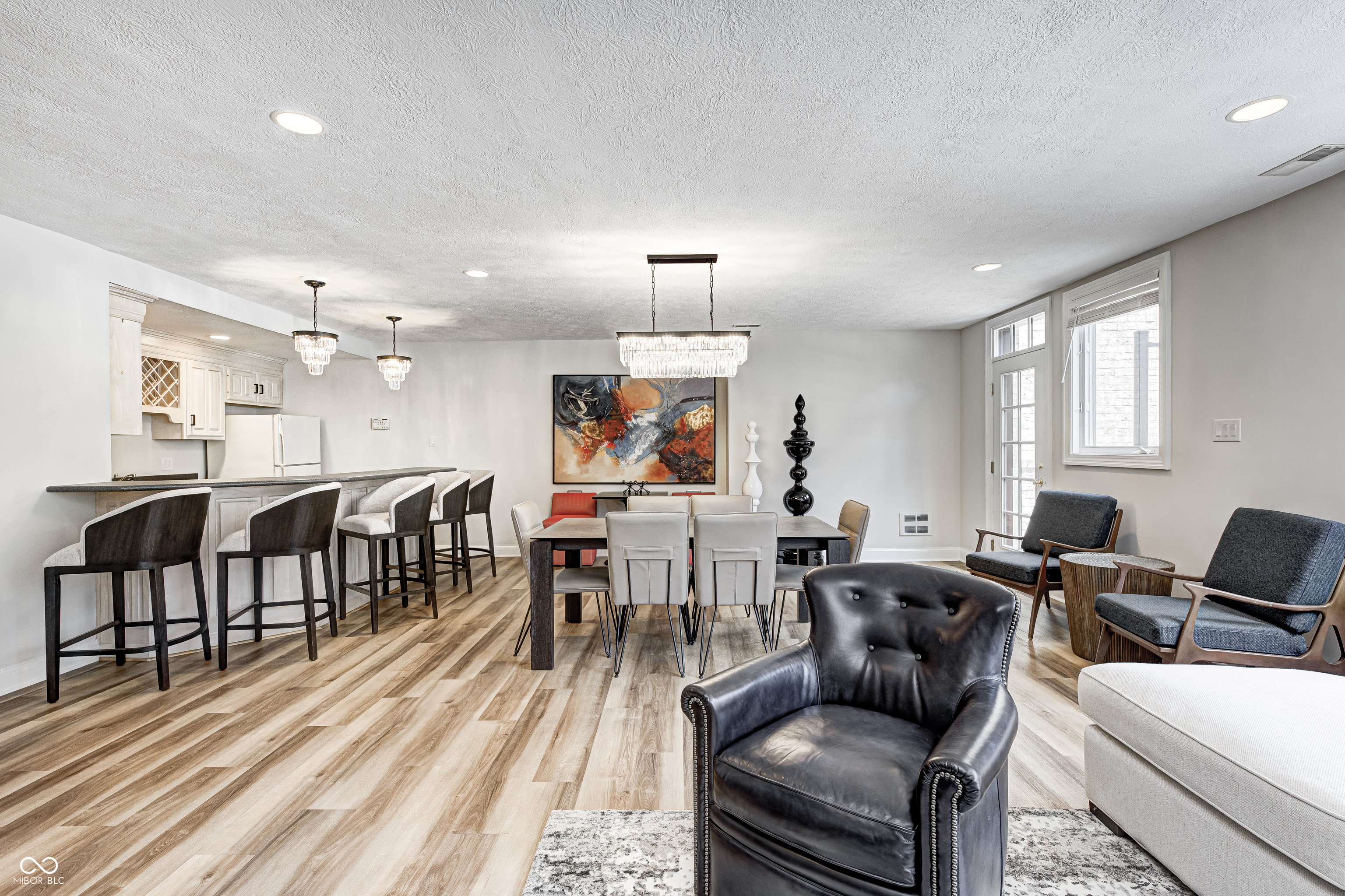 10565 Hyde Park