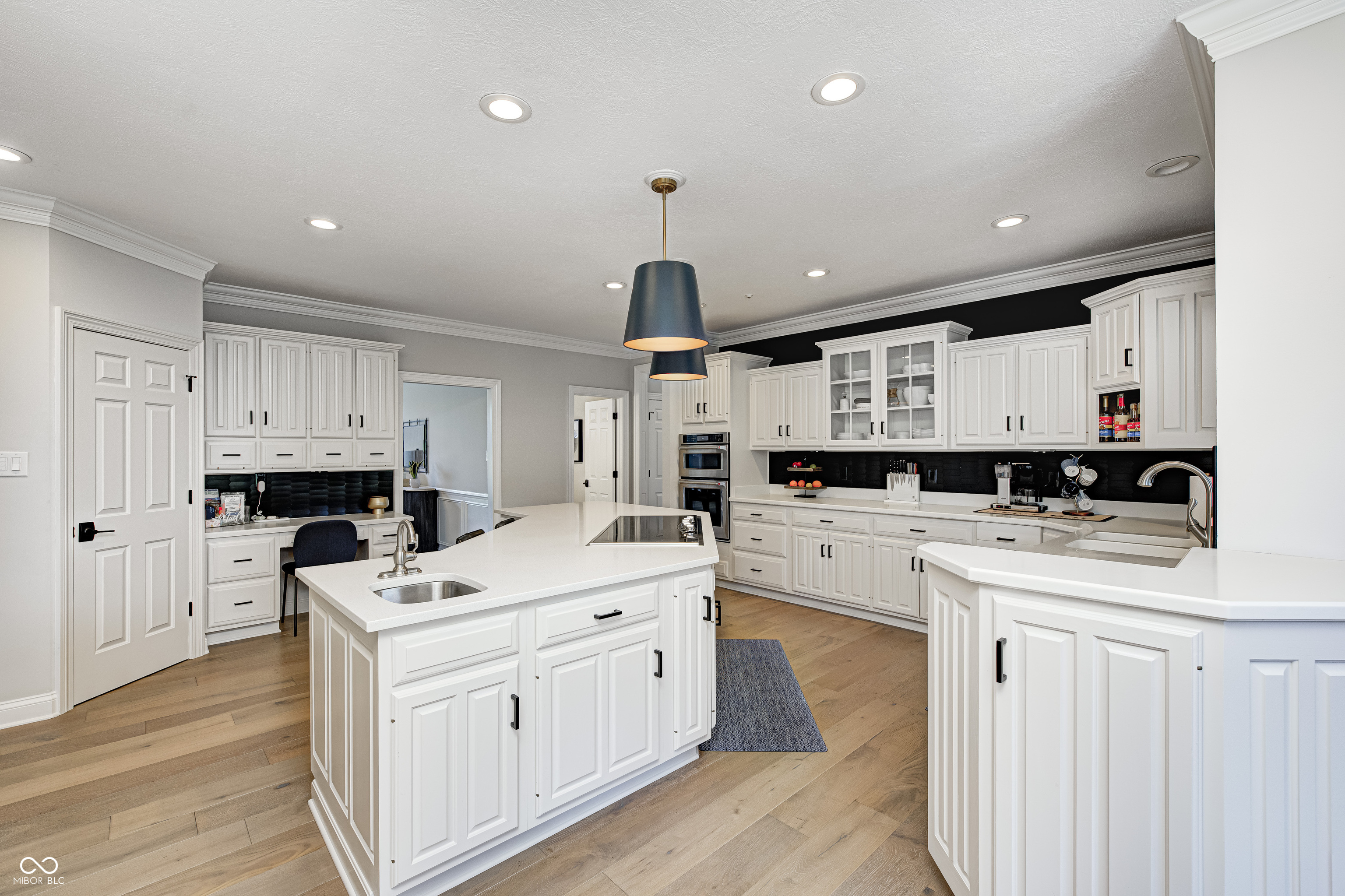 10565 Hyde Park