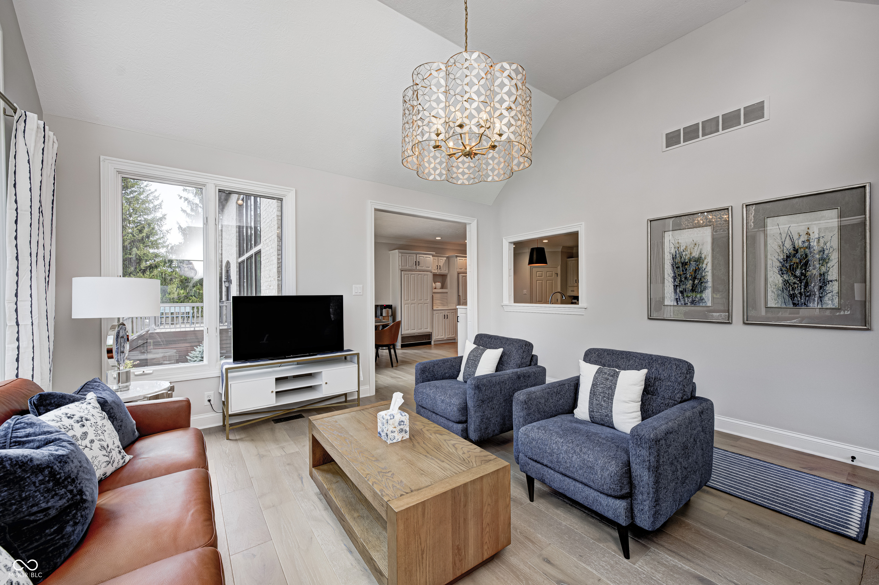 10565 Hyde Park
