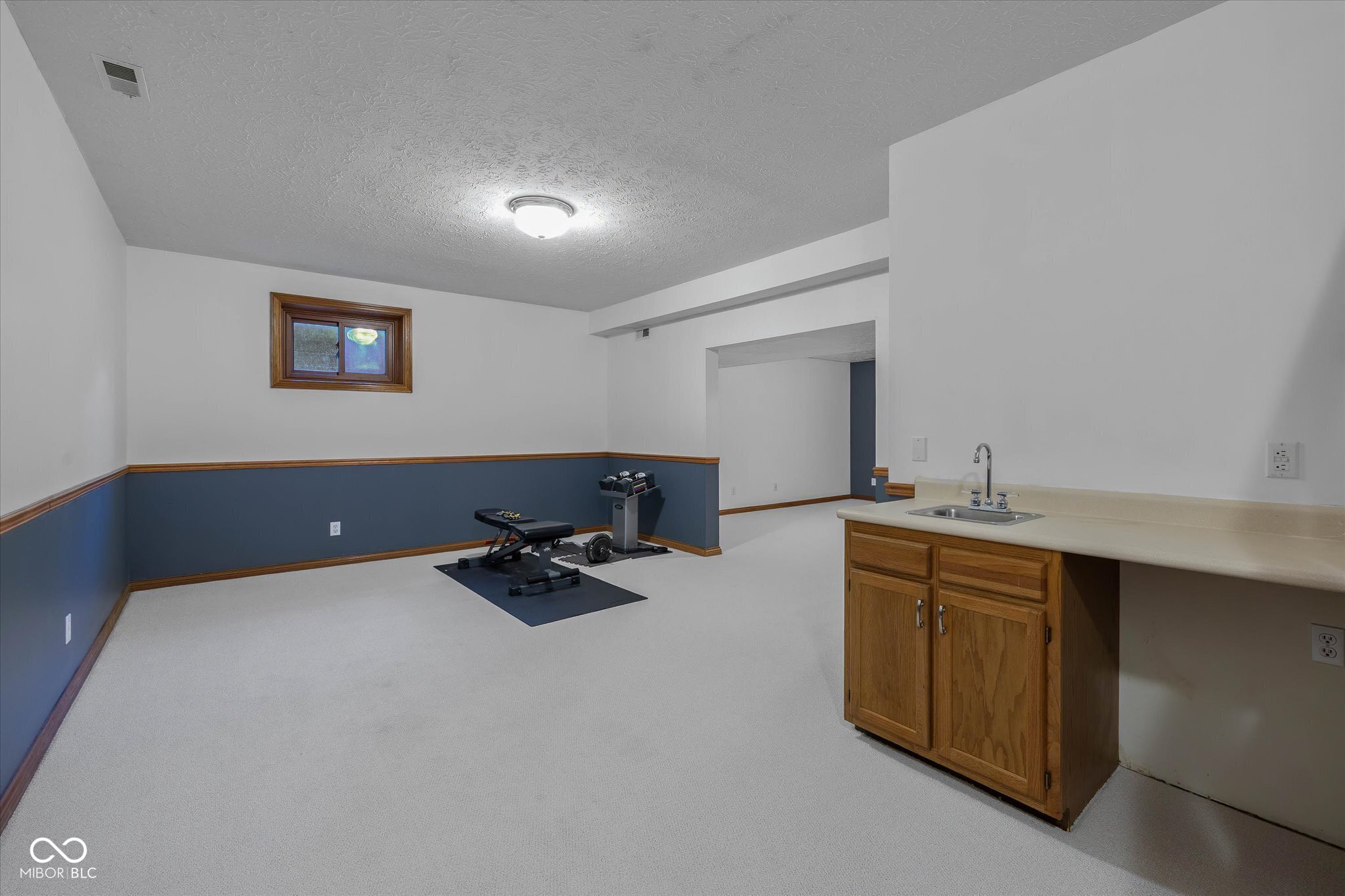 5522 White Hall Way