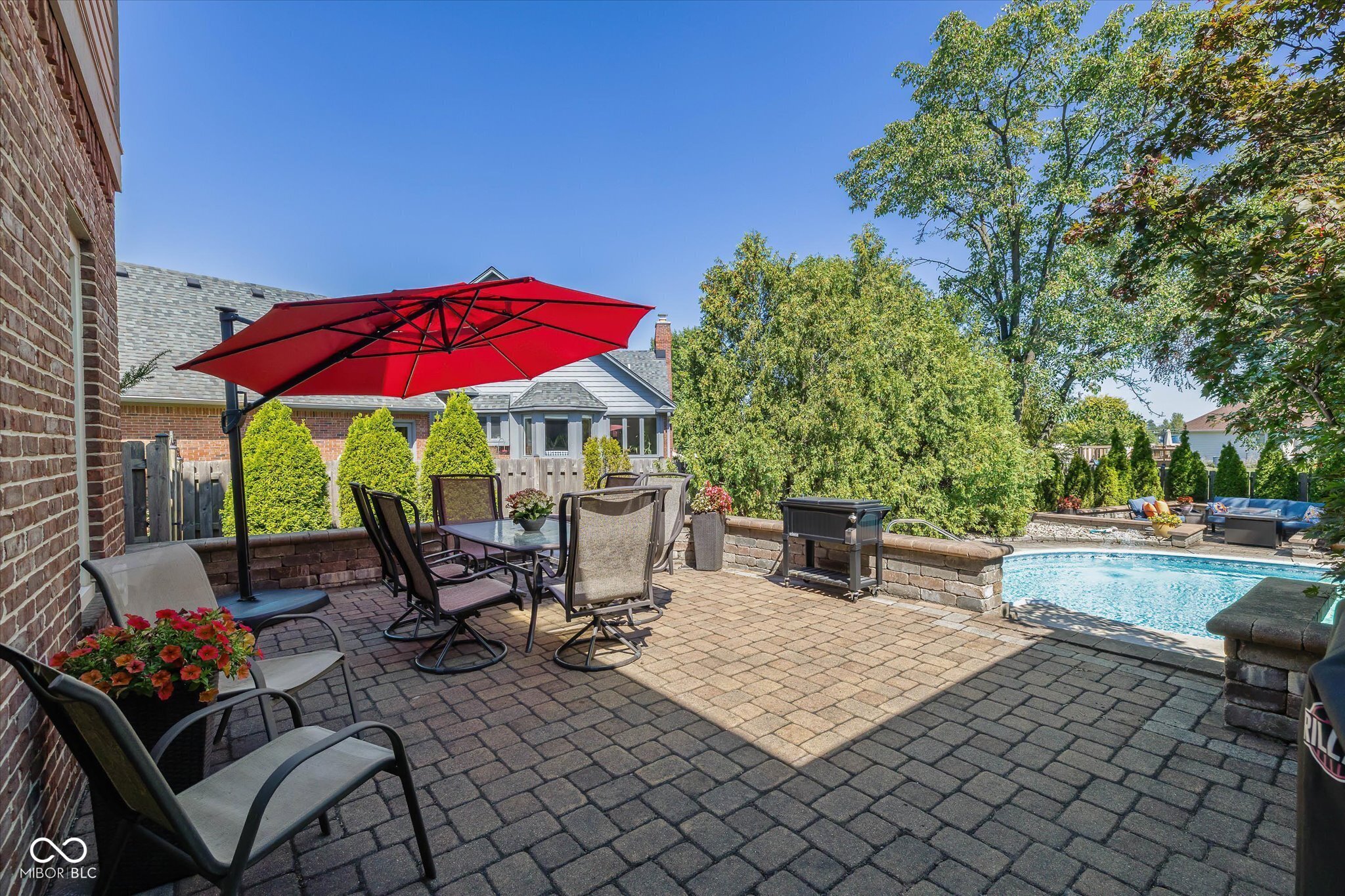 5522 White Hall Way