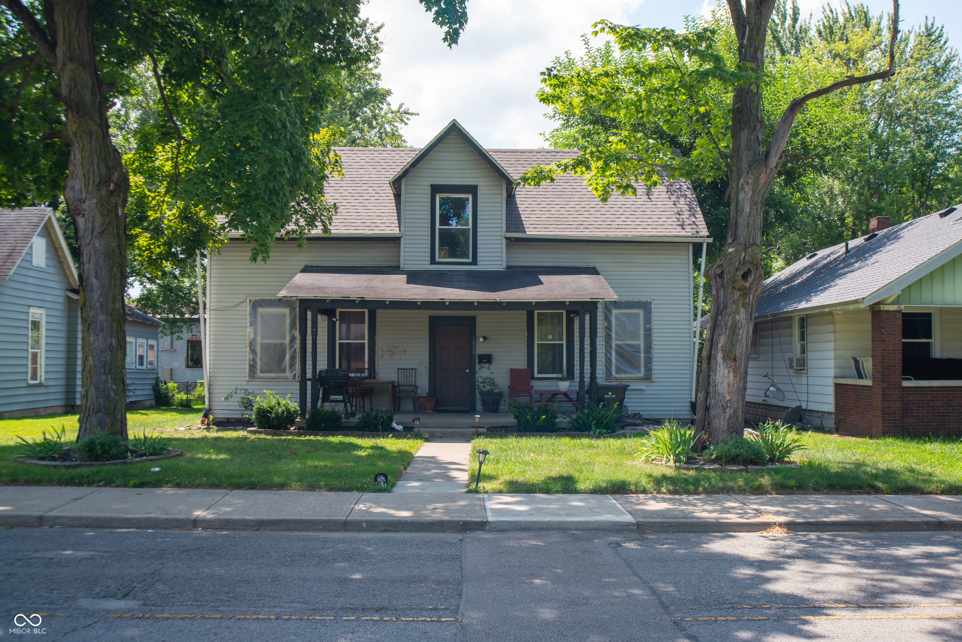 1019 W 9th Street