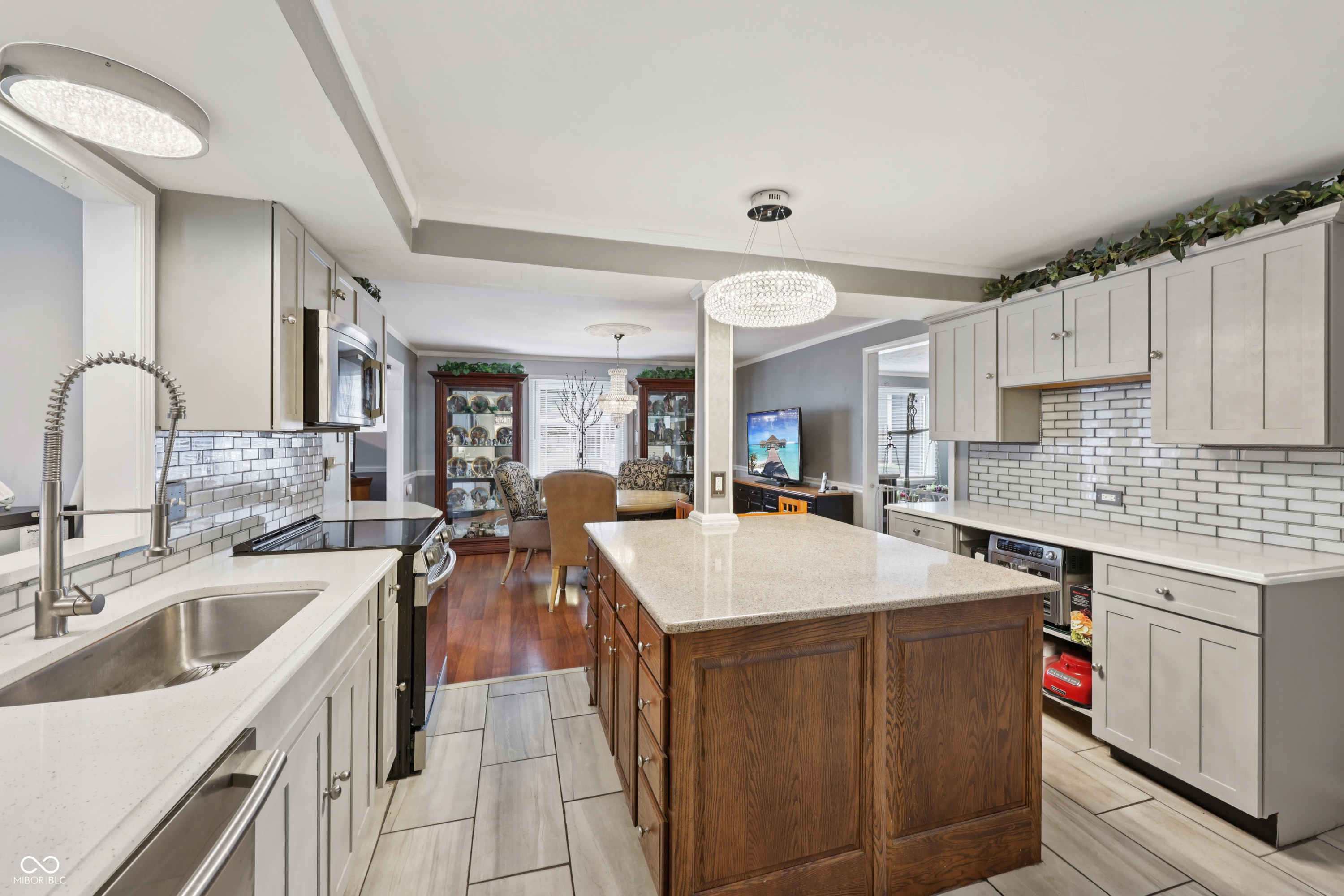 1903 Schwier Court