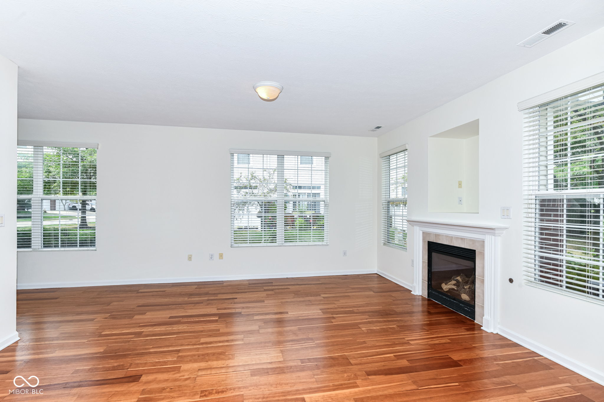 4012 Weston Pointe Drive