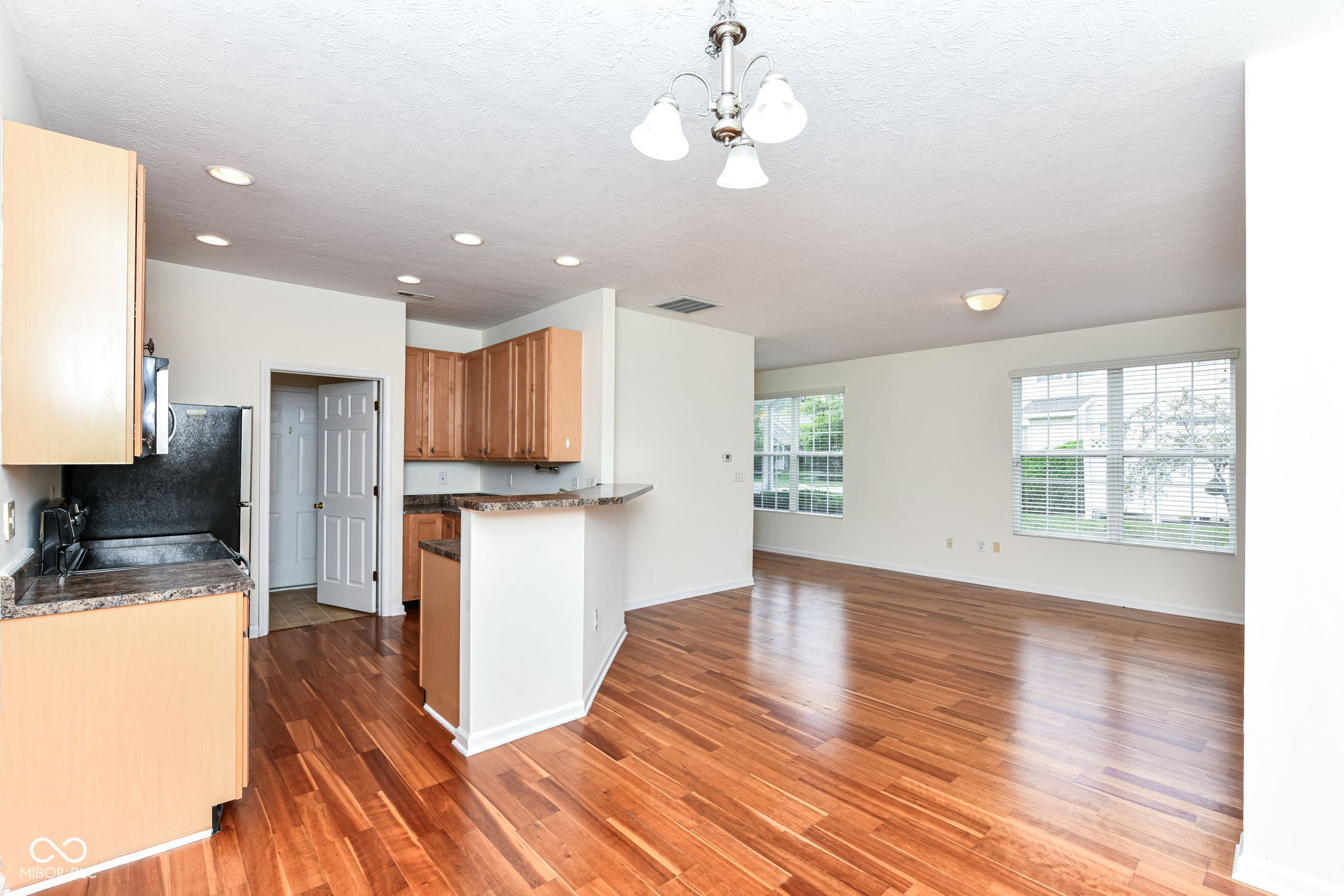 4012 Weston Pointe Drive
