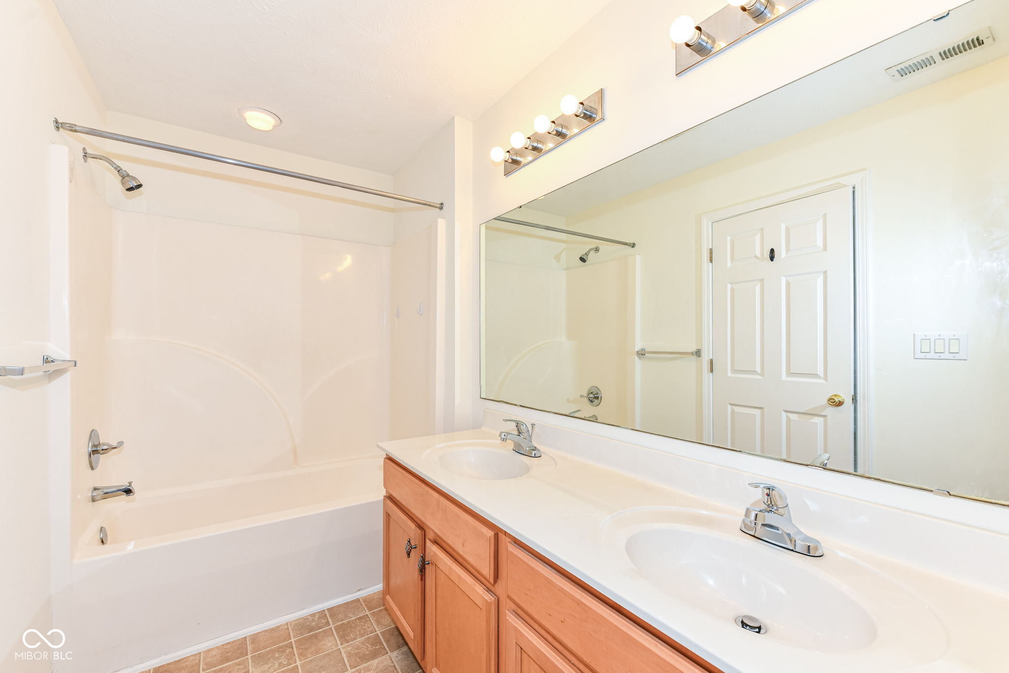 4012 Weston Pointe Drive