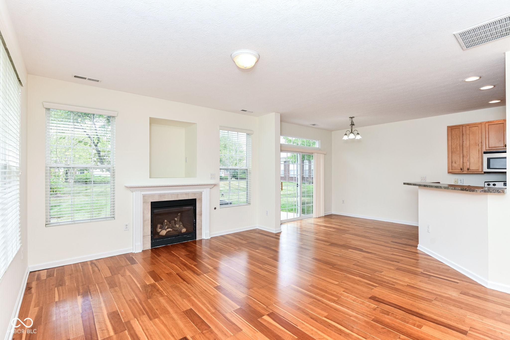 4012 Weston Pointe Drive