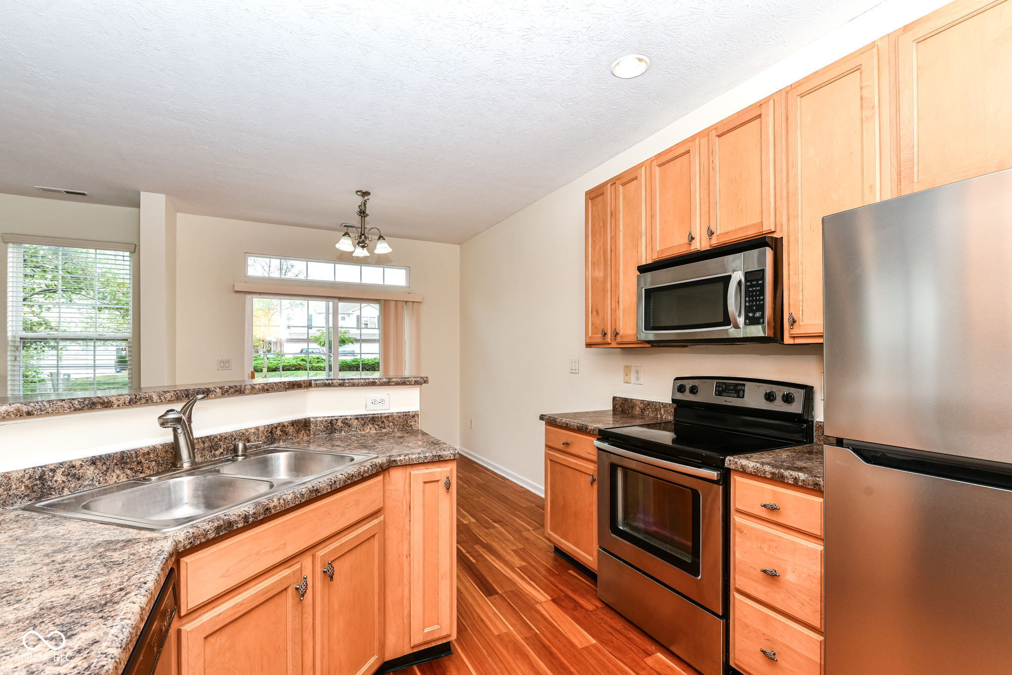 4012 Weston Pointe Drive