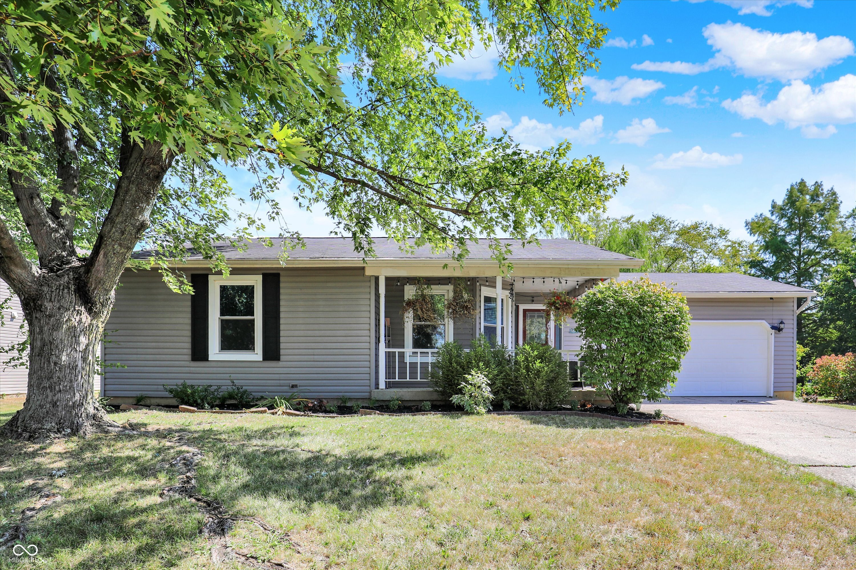 7773 Paddington Lane W