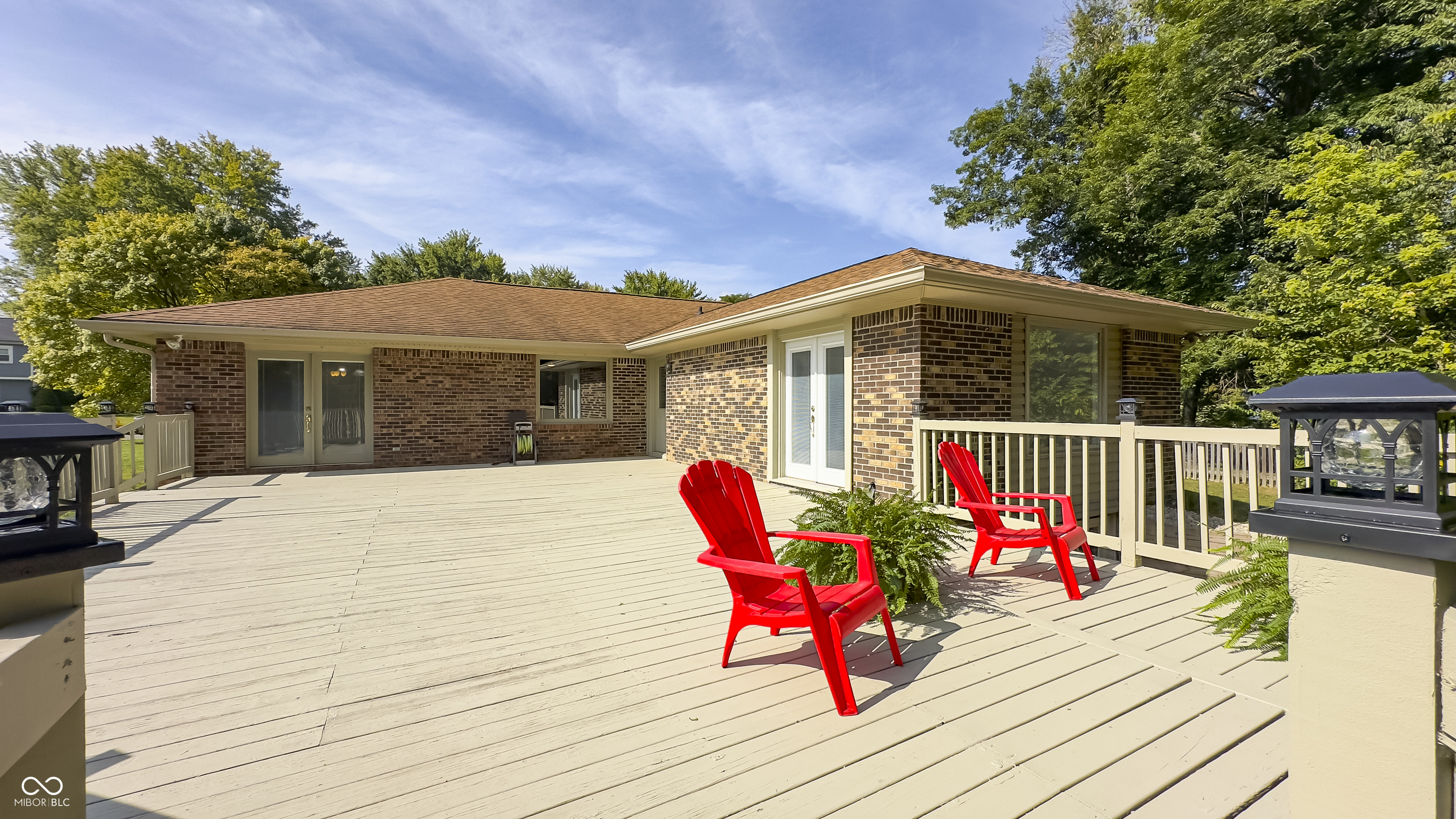 820 Elmwood Circle