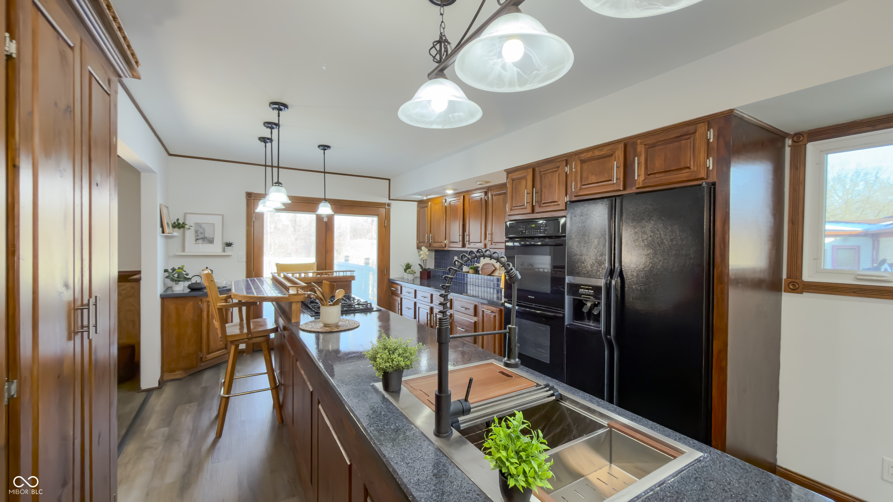 820 Elmwood Circle