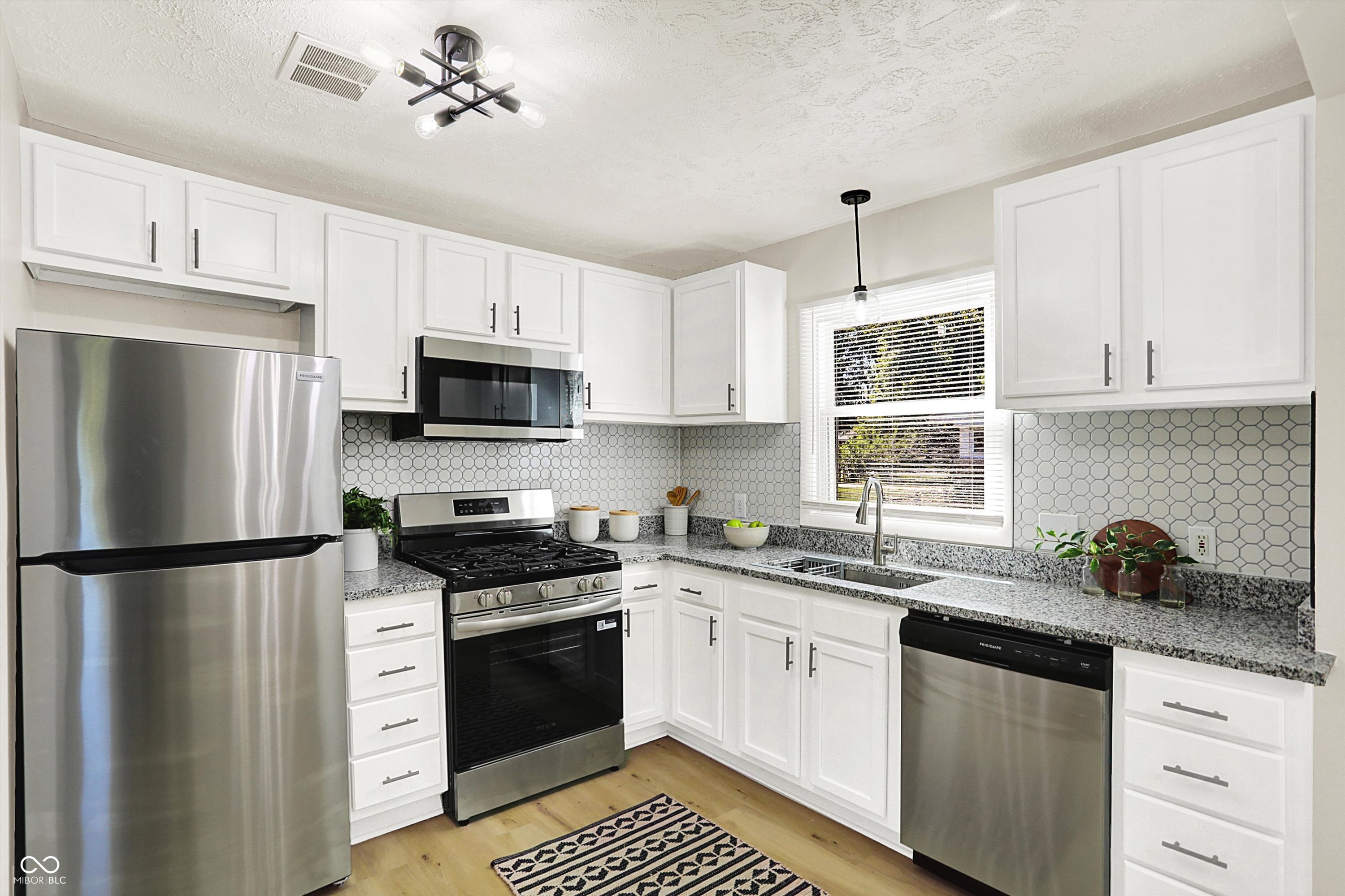 7702 Mary Lane
