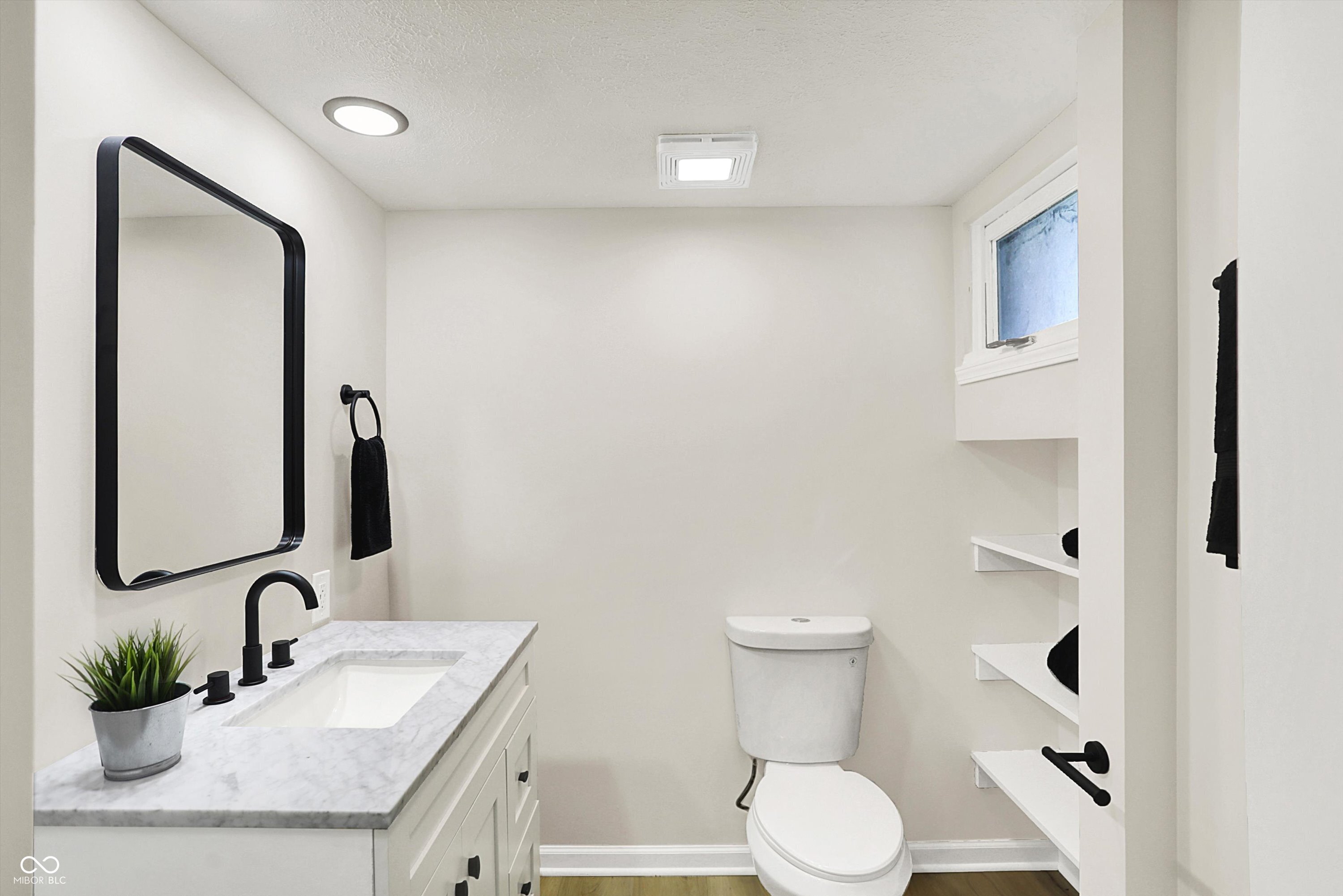 7702 Mary Lane