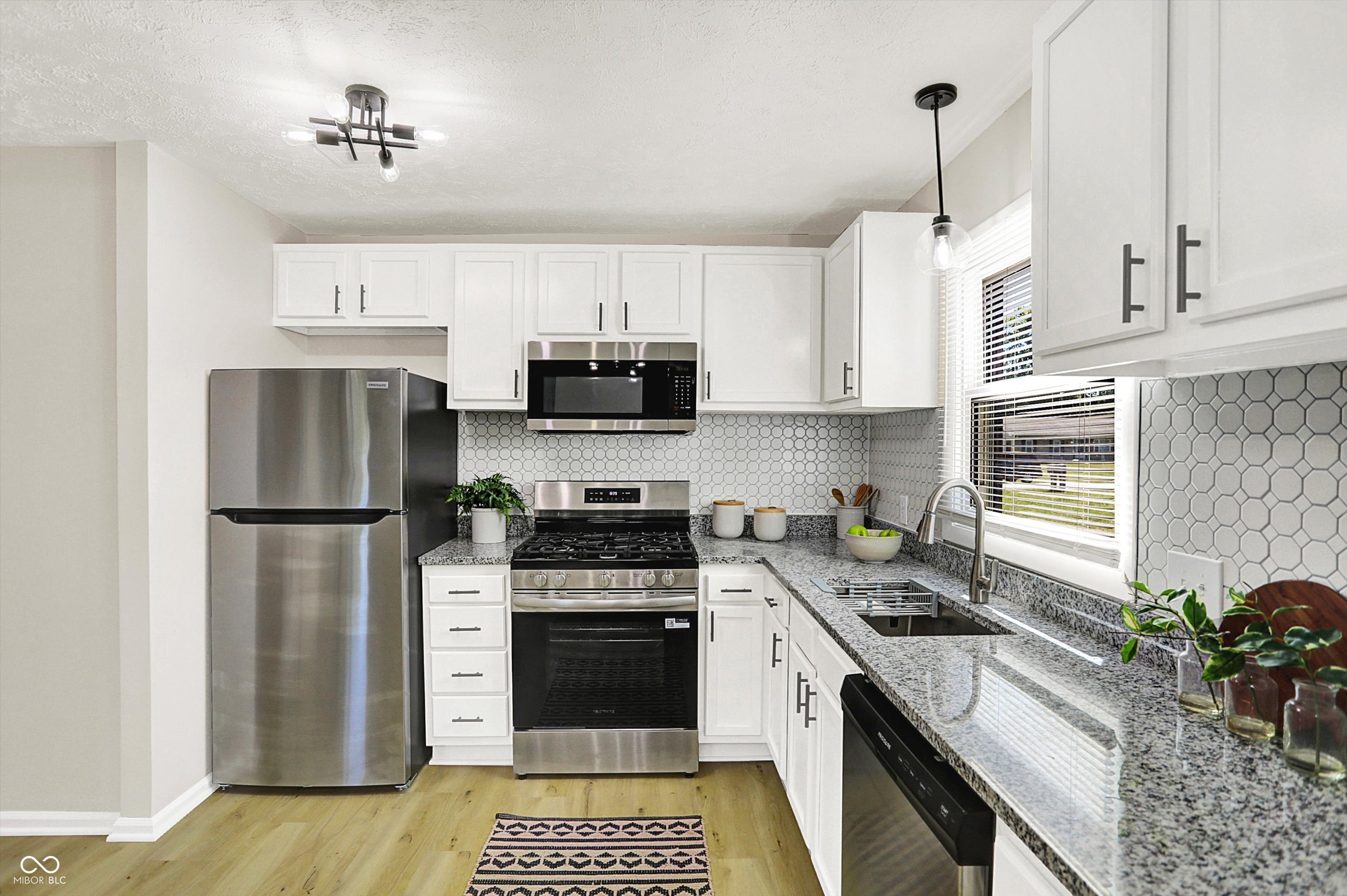 7702 Mary Lane