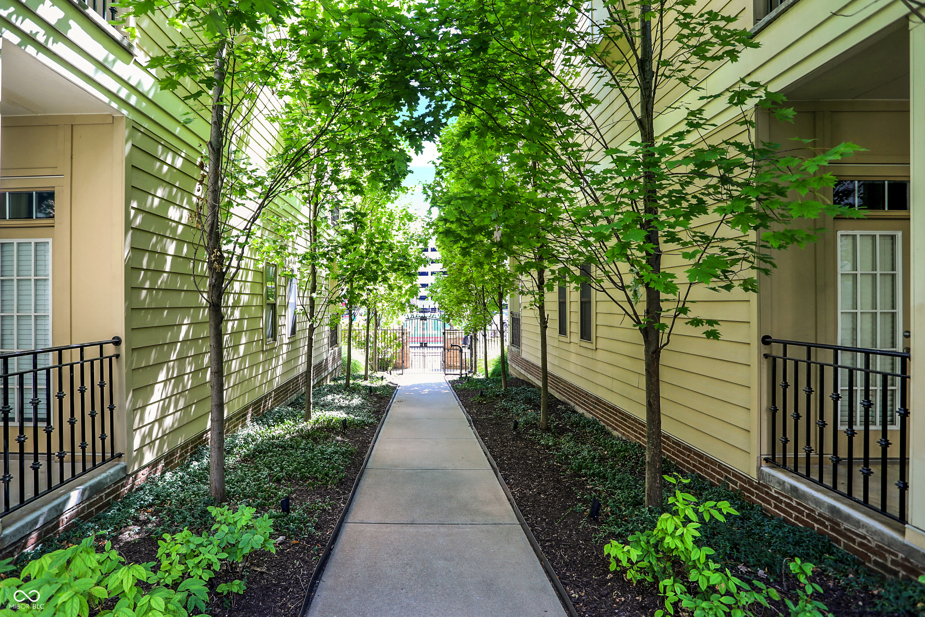 450 E Ohio Street Unit: 321