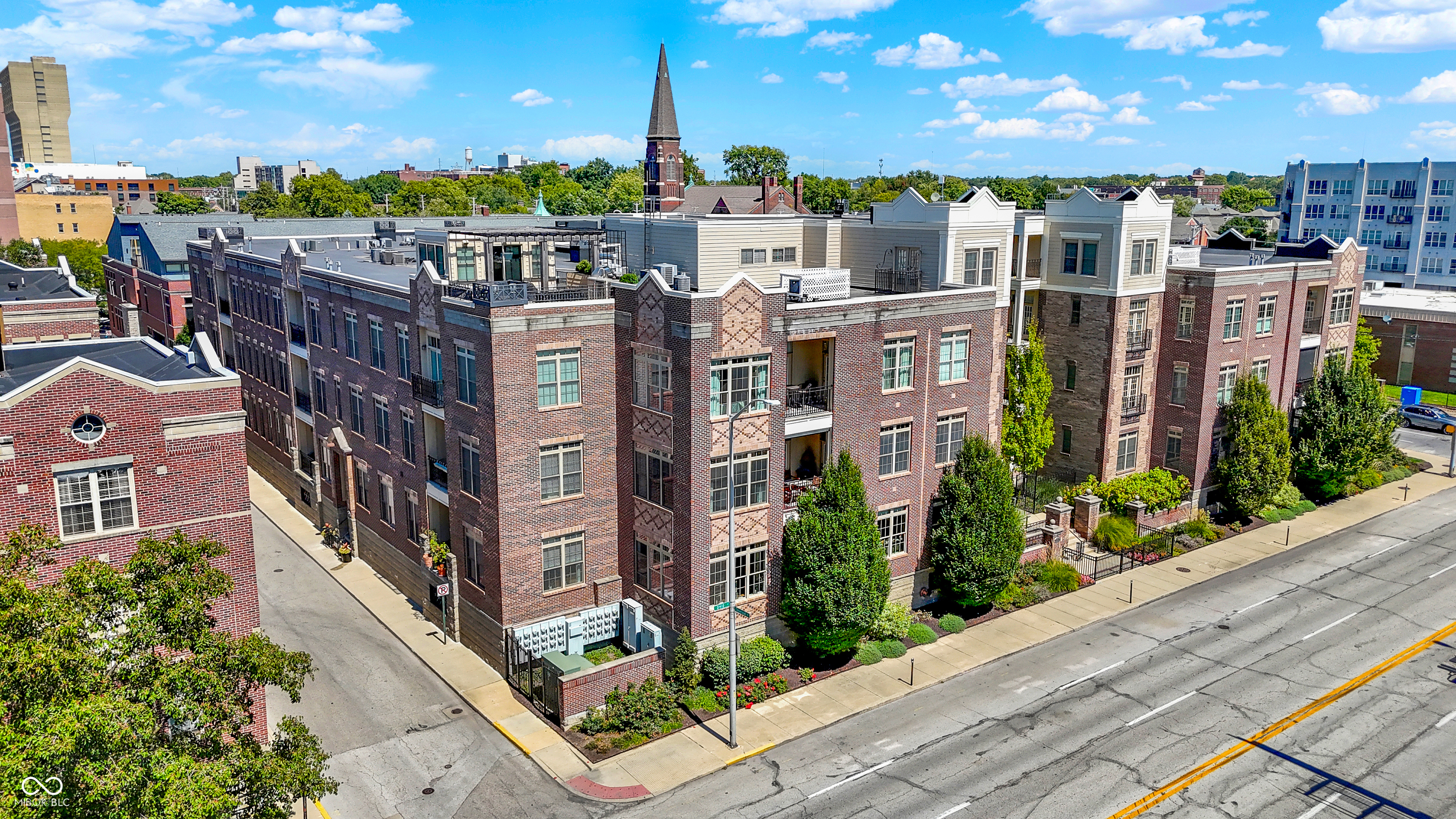 450 E Ohio Street Unit: 321