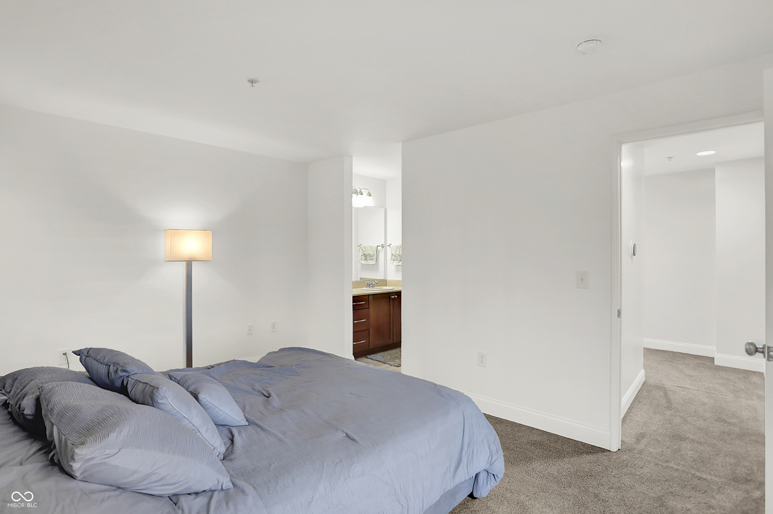 450 E Ohio Street Unit: 321