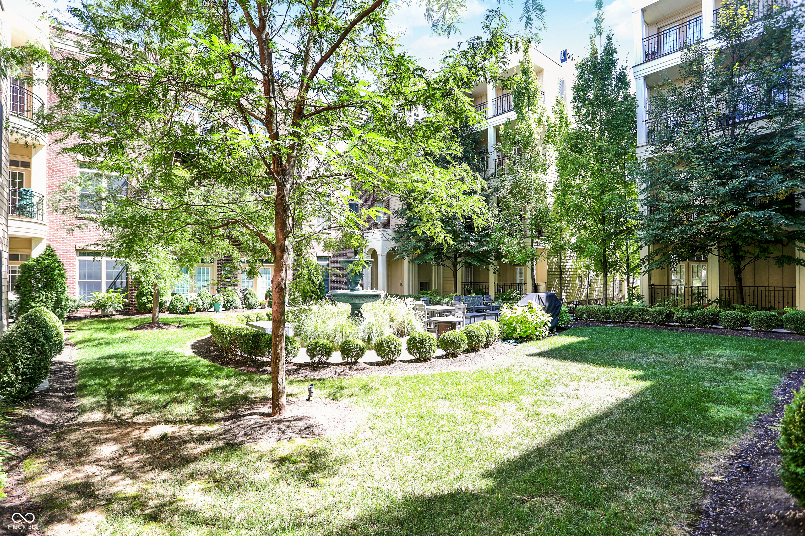 450 E Ohio Street Unit: 321