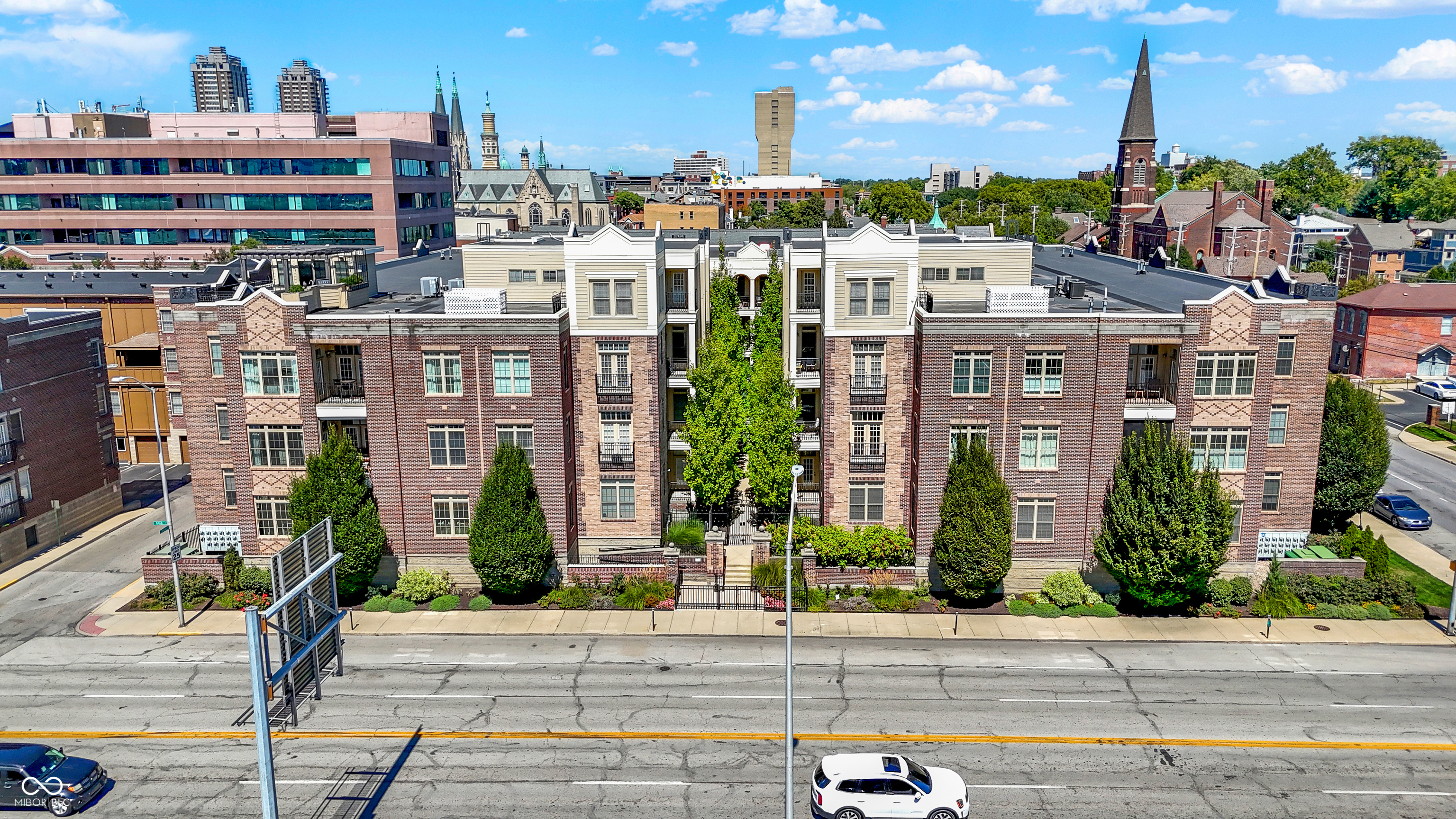 450 E Ohio Street Unit: 321