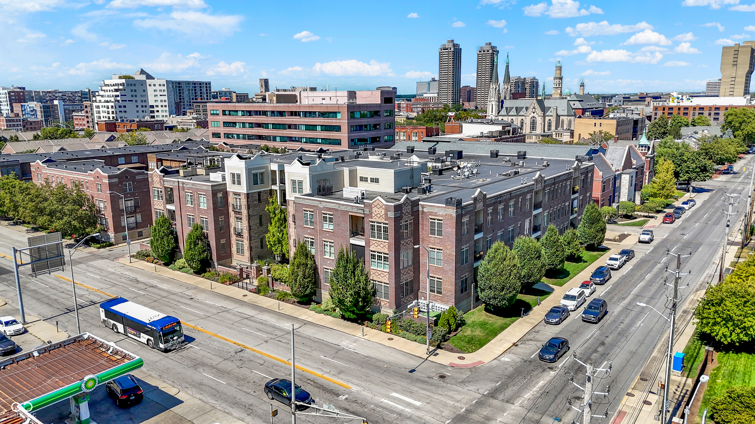 450 E Ohio Street Unit: 321
