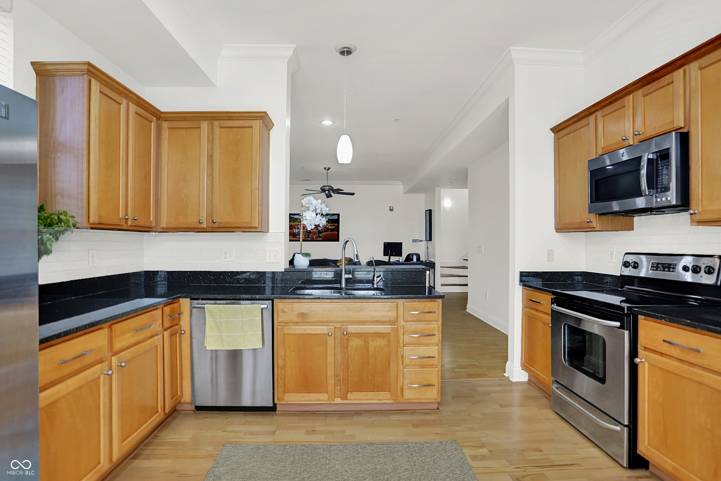 450 E Ohio Street Unit: 321