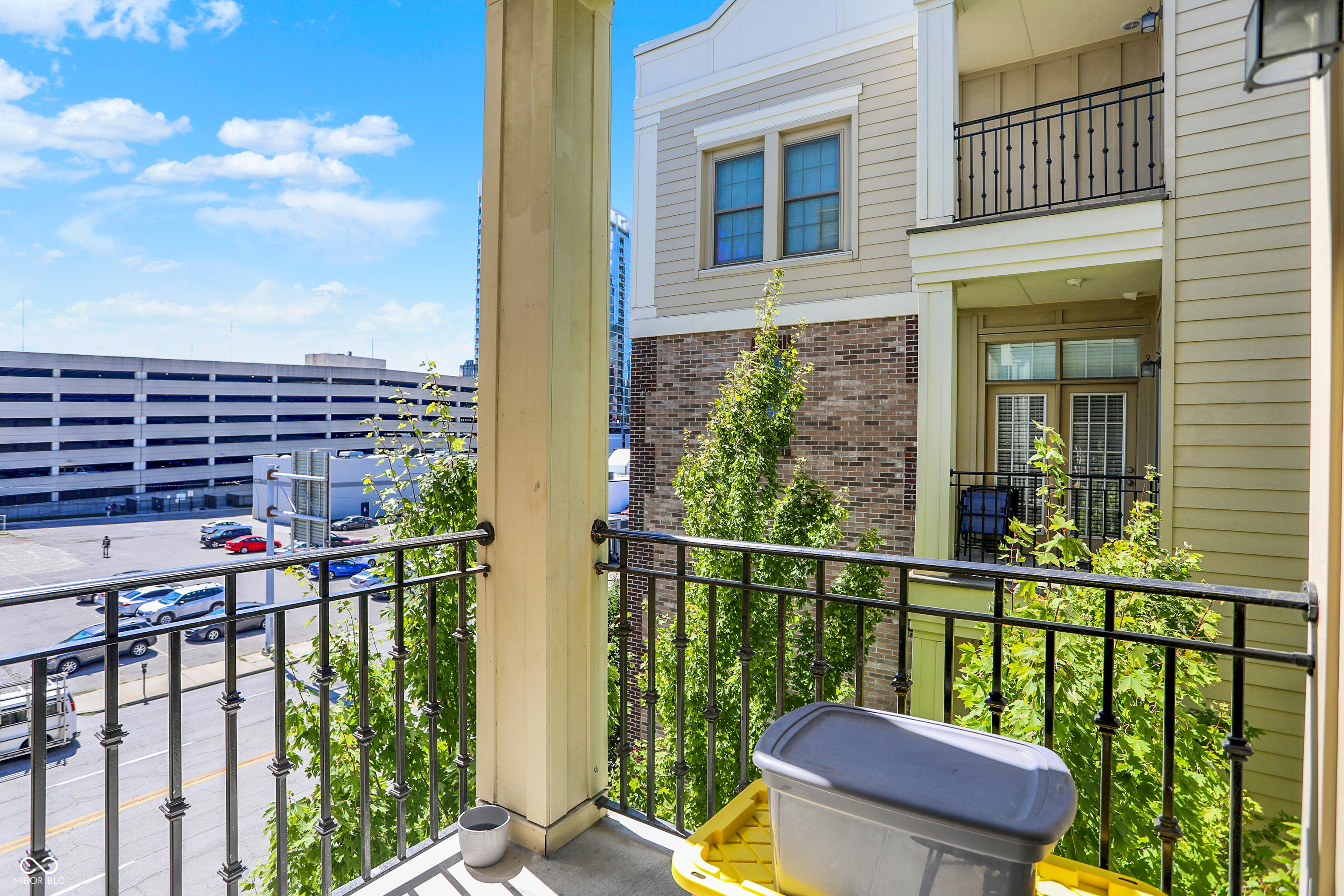 450 E Ohio Street Unit: 321
