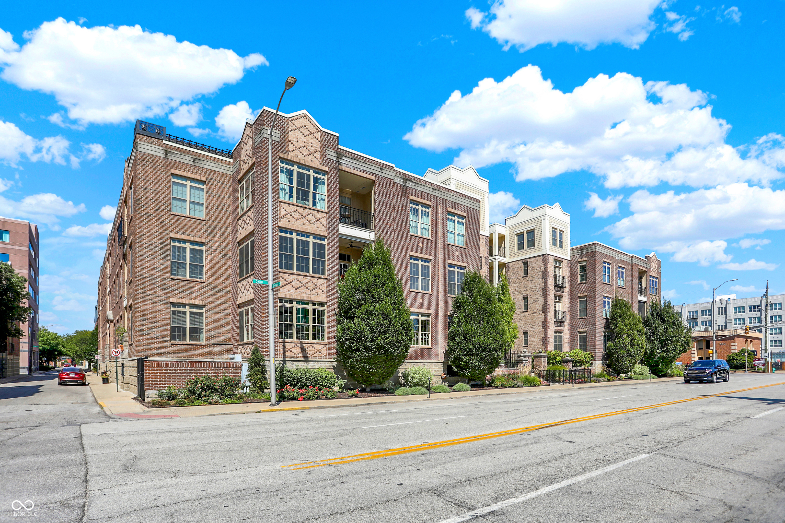 450 E Ohio Street Unit: 321