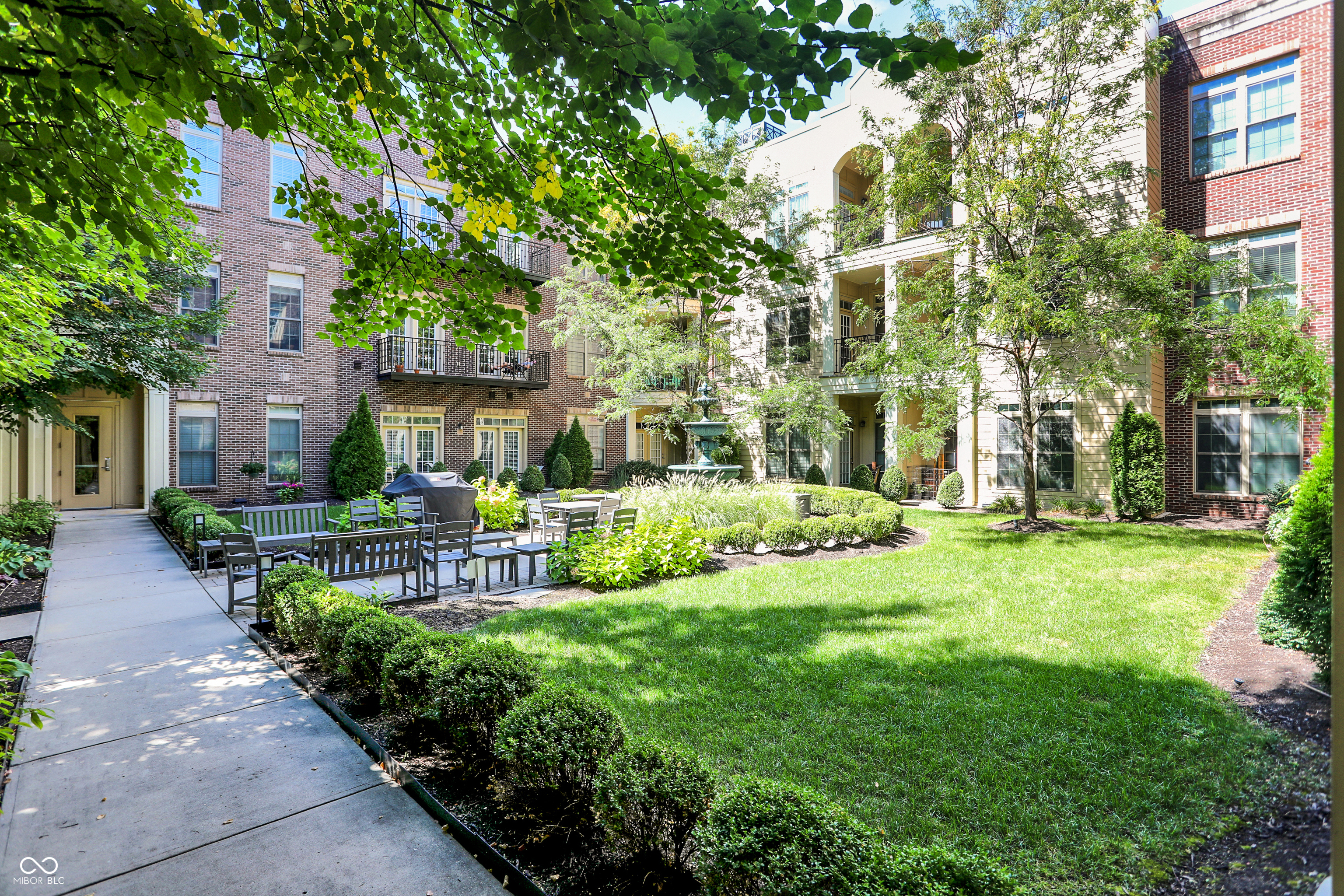 450 E Ohio Street Unit: 321