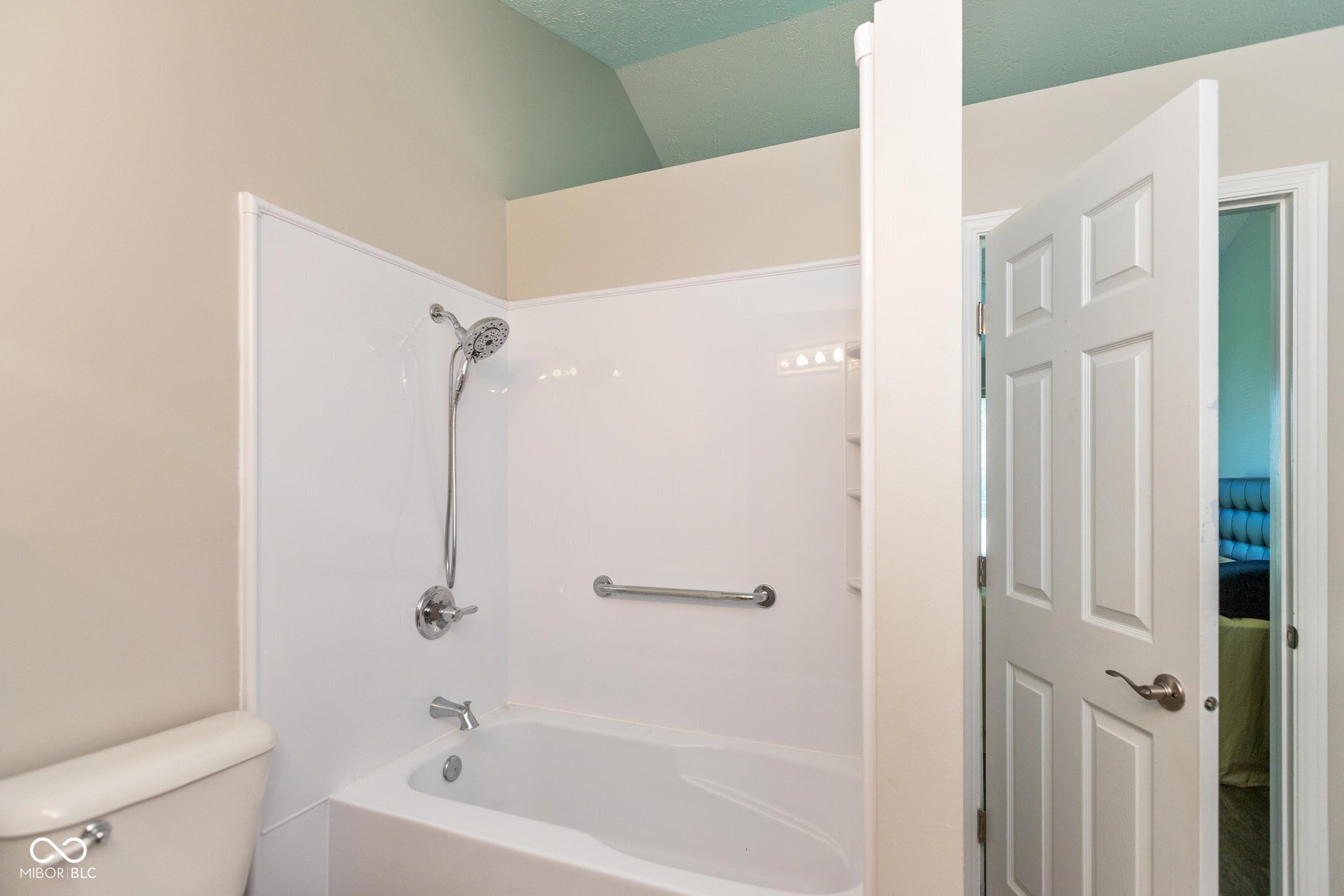9456 Charter Drive