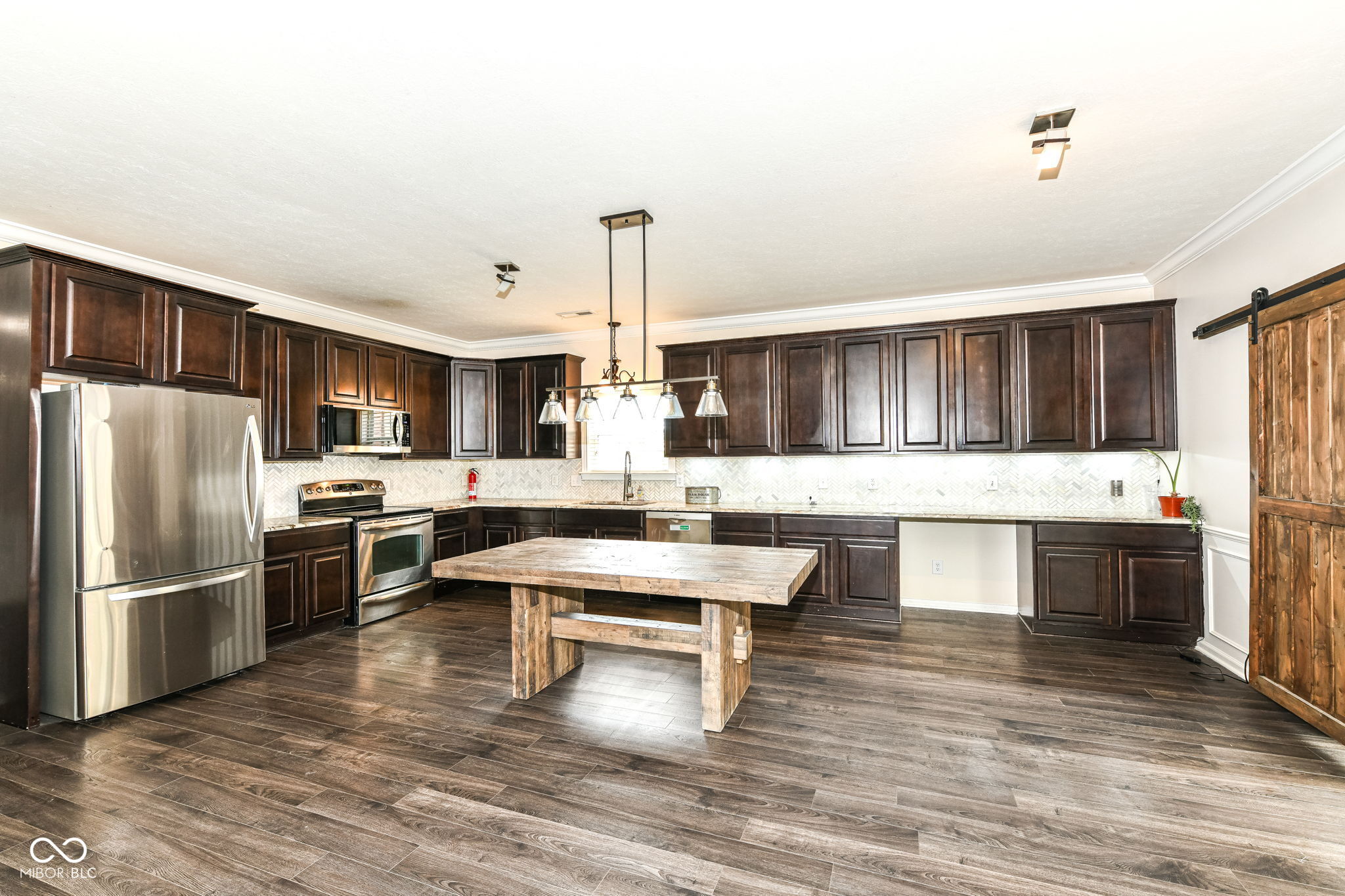 6415 Finch Drive